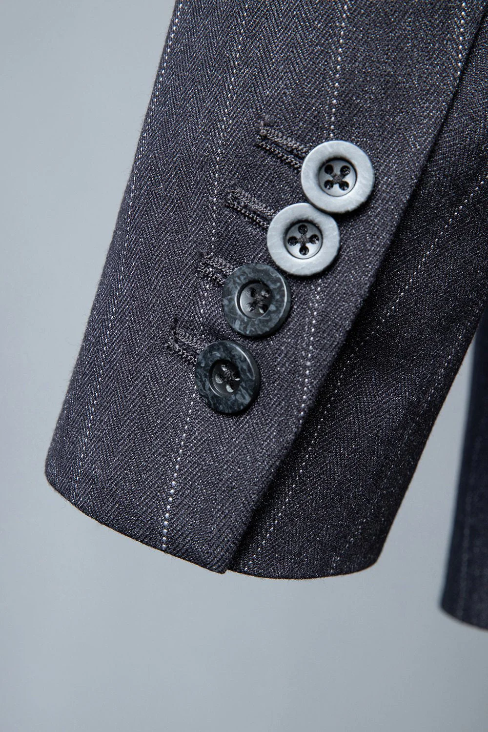 Costume homme 3 pièces noir à revers cranté - Image 7