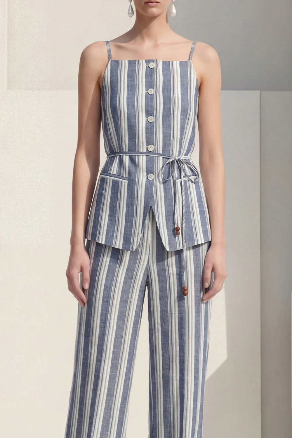 Costume féminin à bandes fines à bandes bleues poussiéreuses avec ceinture - Image 3
