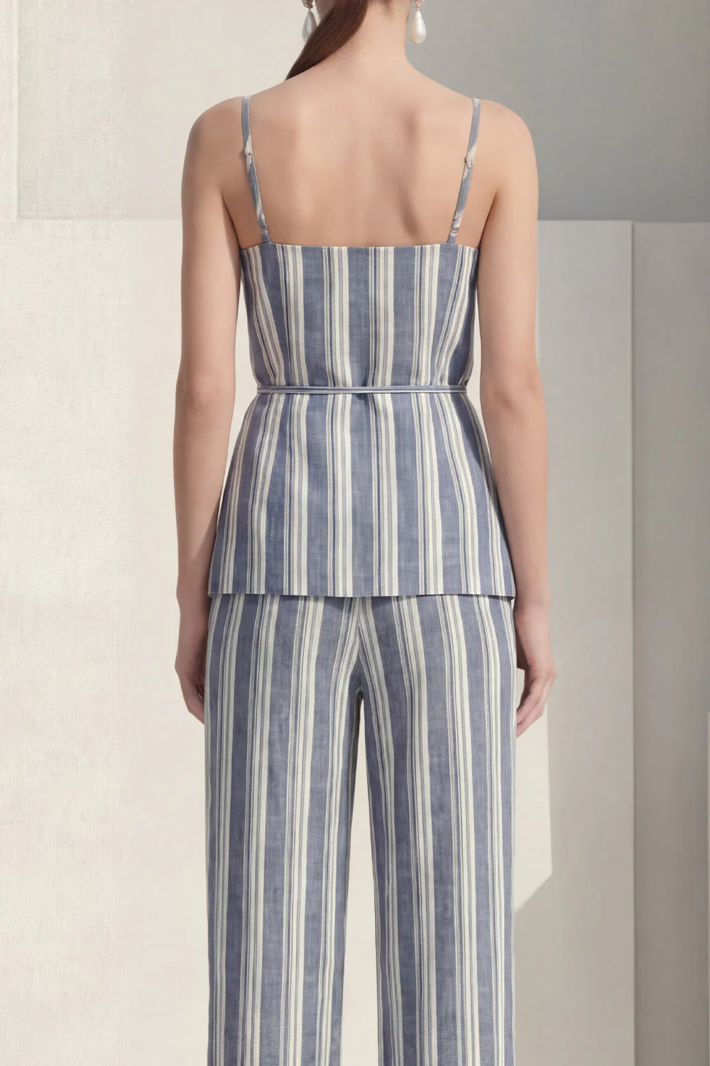 Costume féminin à bandes fines à bandes bleues poussiéreuses avec ceinture - Image 4