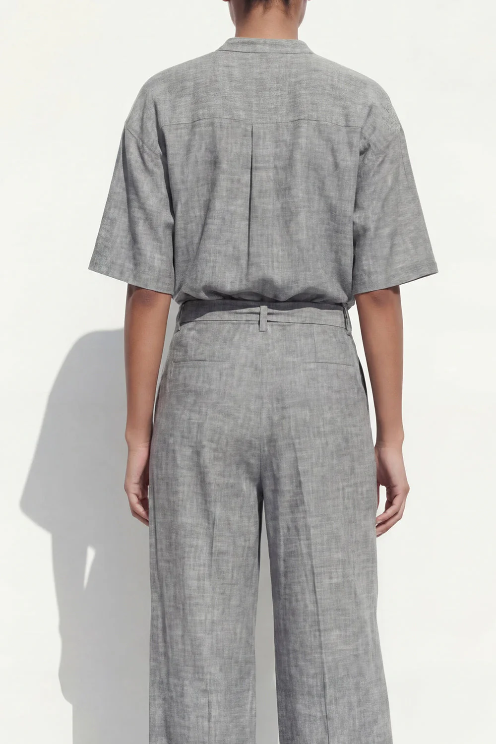 Costume féminin long à un seul poitrine gris à col rond avec ceinture - Image 4