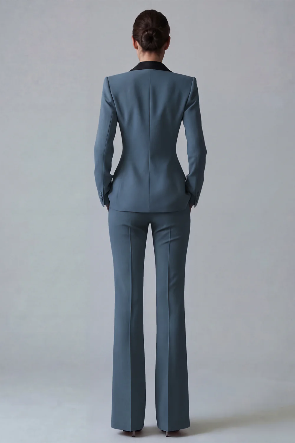 Costume d'affaires femme 2 pièces vert foncé revers pointe un bouton - Image 26
