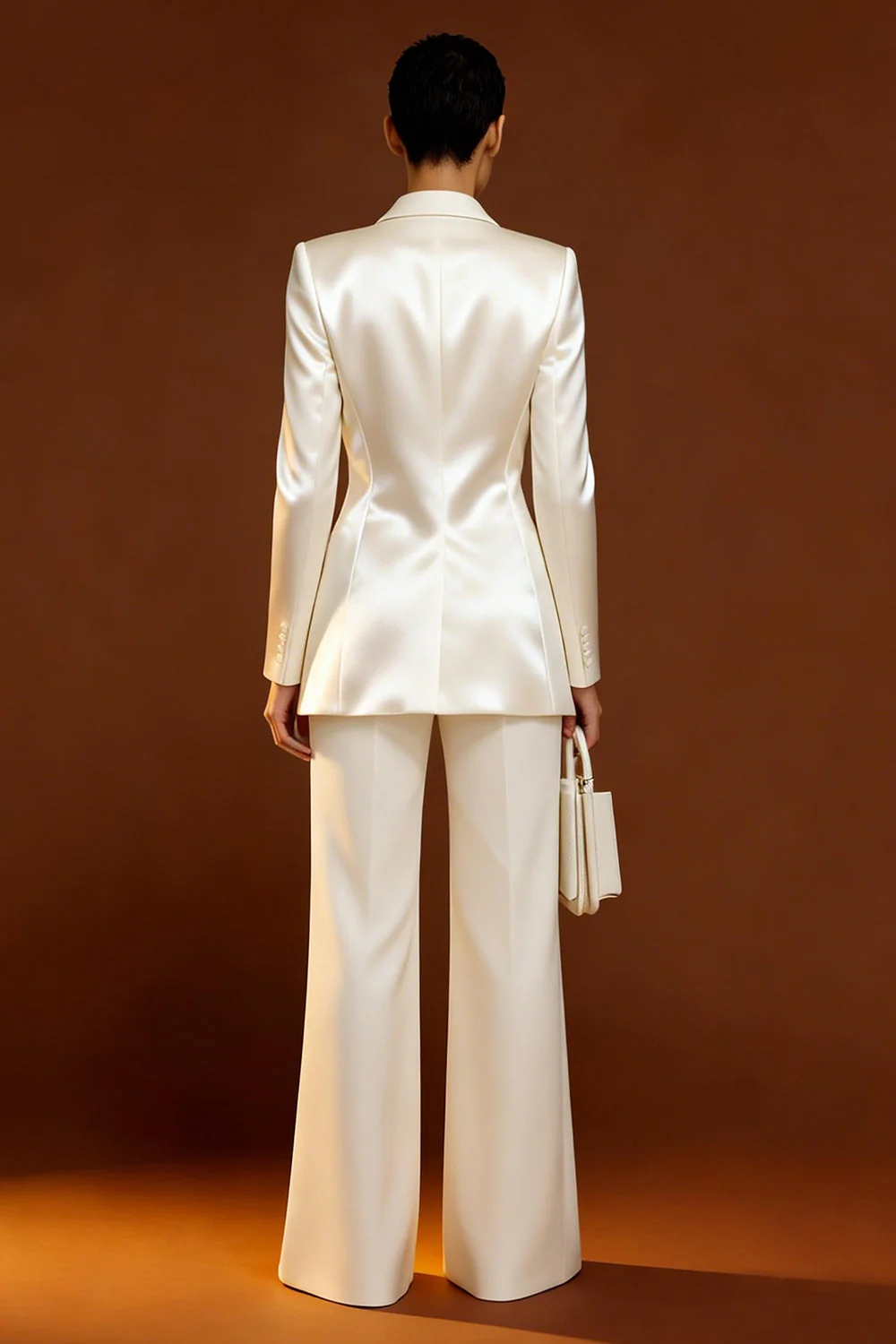 Costume d'affaires femme 2 pièces ivoire à col châle et boutonnage simple - Image 2