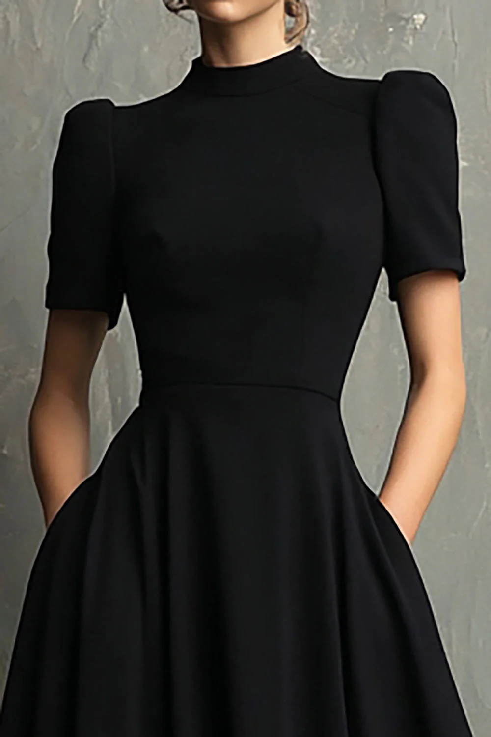CrĂŞpe noir Robe formelle Ă manches courtes - Image 2