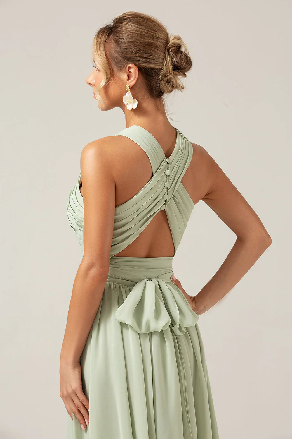 Robe de demoiselle d'honneur longue en mousseline de soie sauge poussiéreuse style bohème avec dos boutonné - Image 7