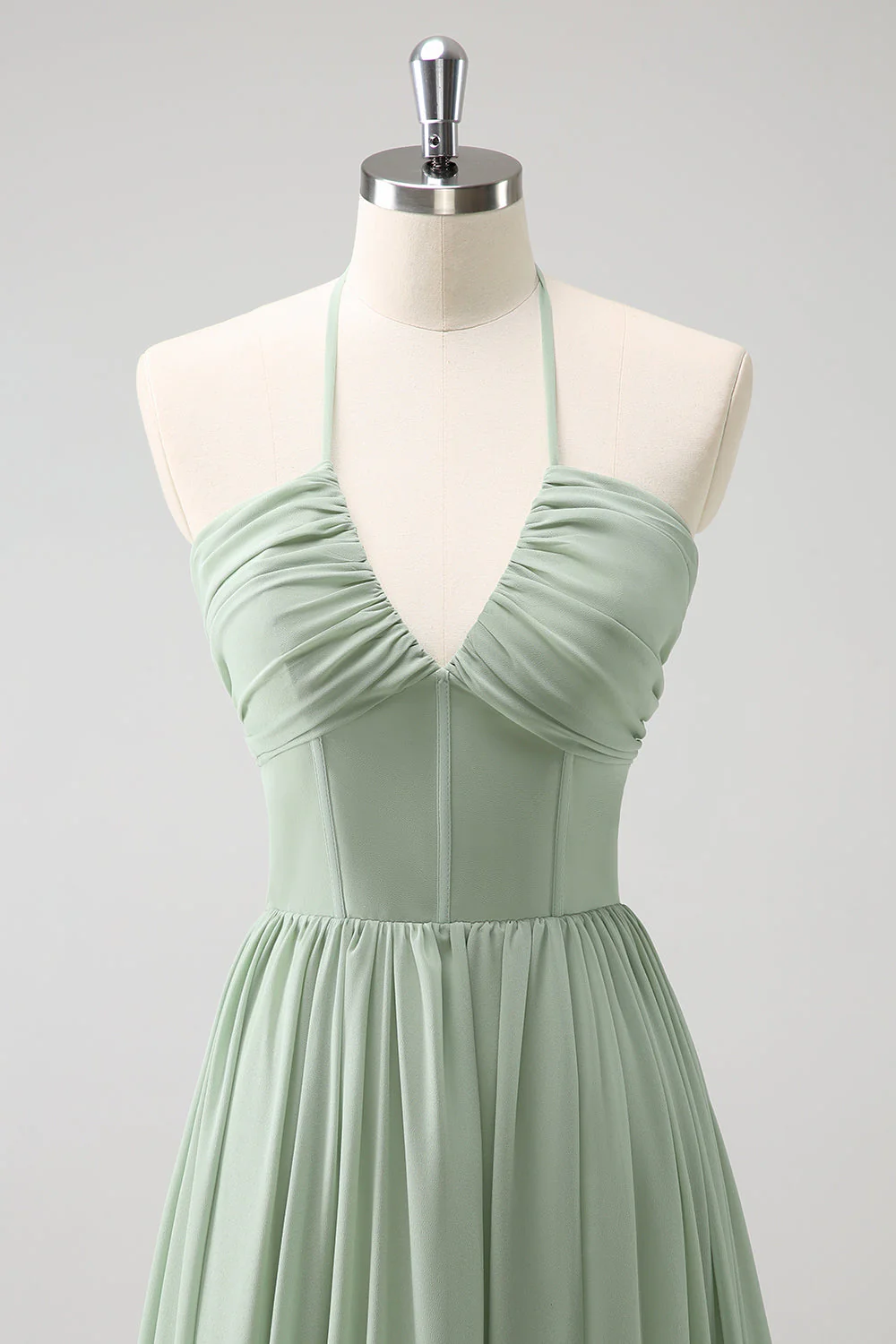 Dusty Sage Halter Robe de demoiselle d’honneur à volants avec fente - Image 4