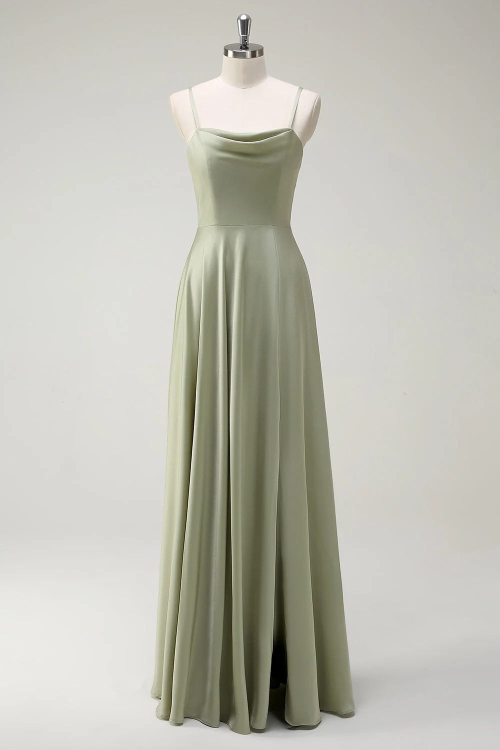 Robe longue de demoiselle d’honneur vert sauge en satin à bretelles spaghetti coupe trapèze