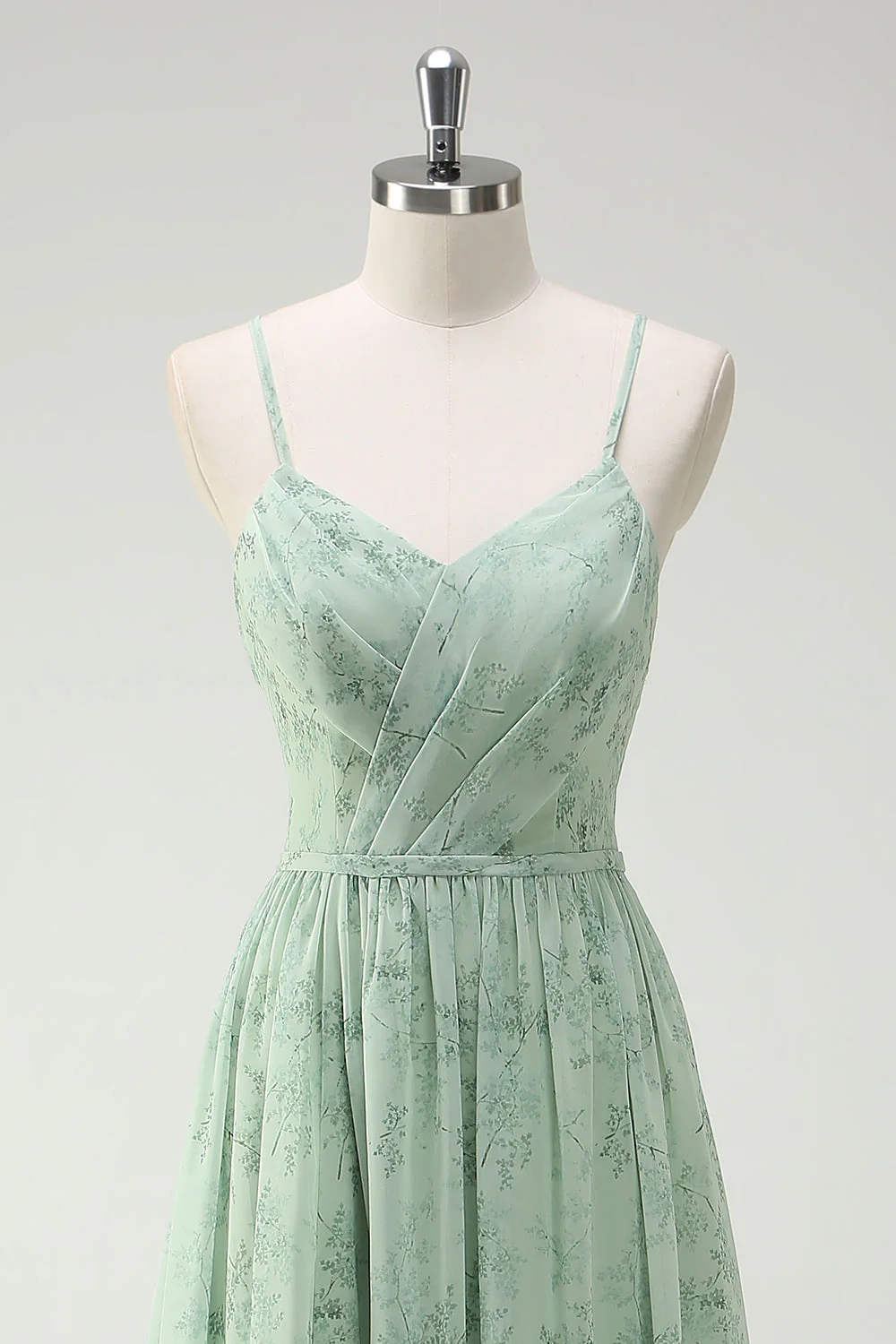 Robe de demoiselle d'honneur longue vert sauge poussiéreux à bretelles fines coupe A avec fente - Image 4