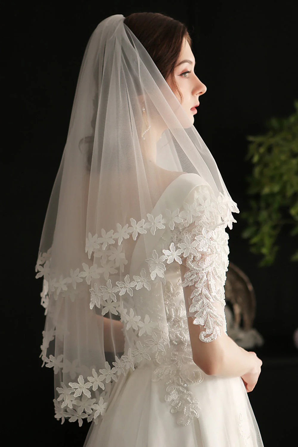 Élégant voile de mariée en dentelle florale blanche - Image 3