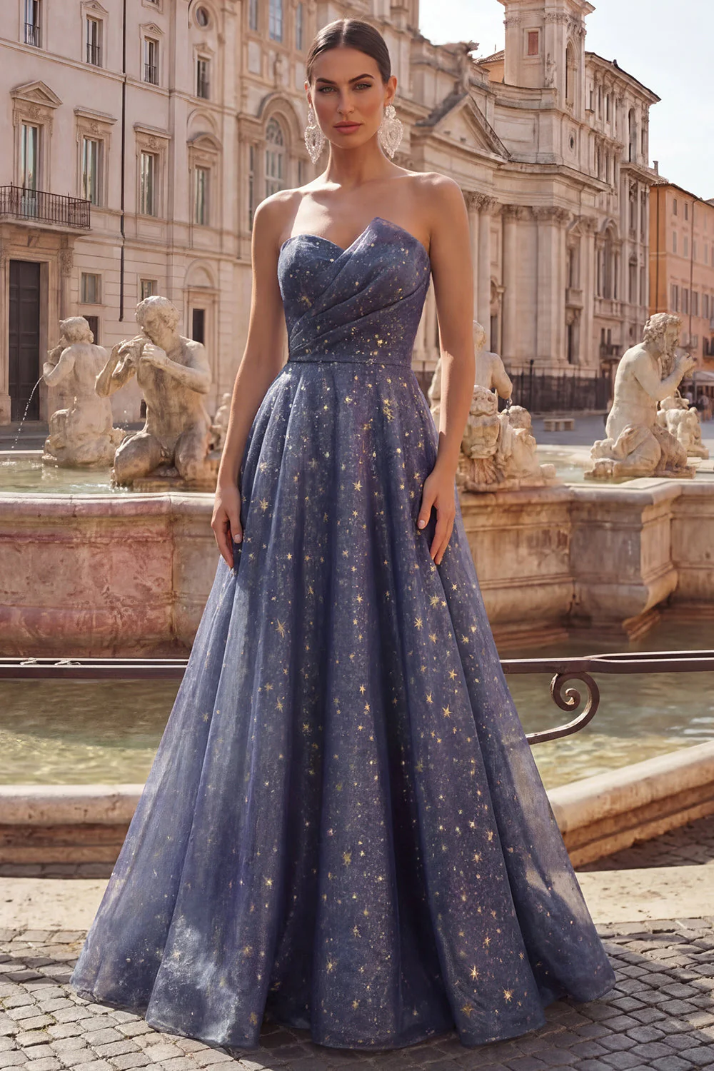 Élégante robe de bal longue étoilée avec un corsage sculptural froncé et une jupe trapèze en A - Image 3