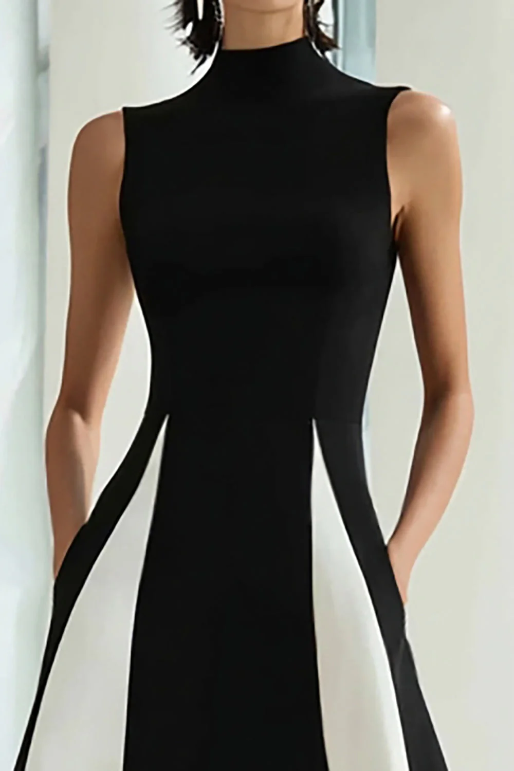 Élégante robe longue formelle trapèze noire et blanche à col haut - Image 2