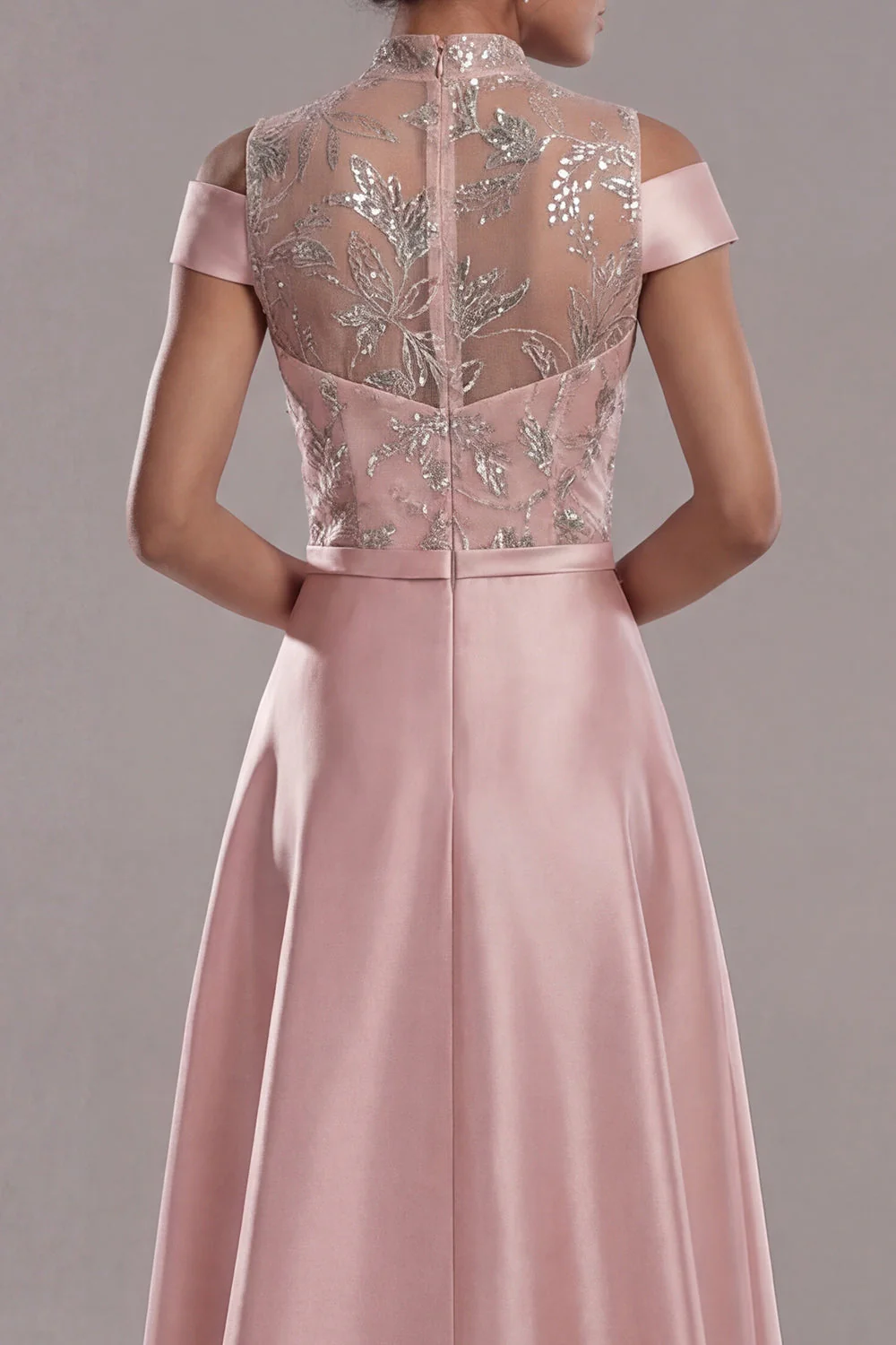 Épaule décalée à décolleté illusion Une robe de mère de mariée rose à sequins - Image 4