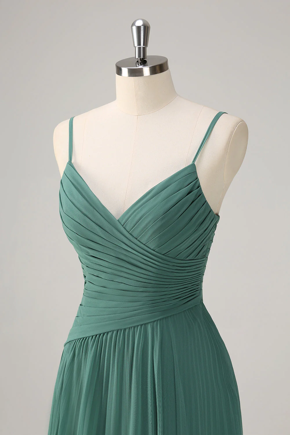 Eucalyptus A-ligne spaghetti bretelles Robe de demoiselle d’honneur plissée en mousseline de soie avec fente - Image 6