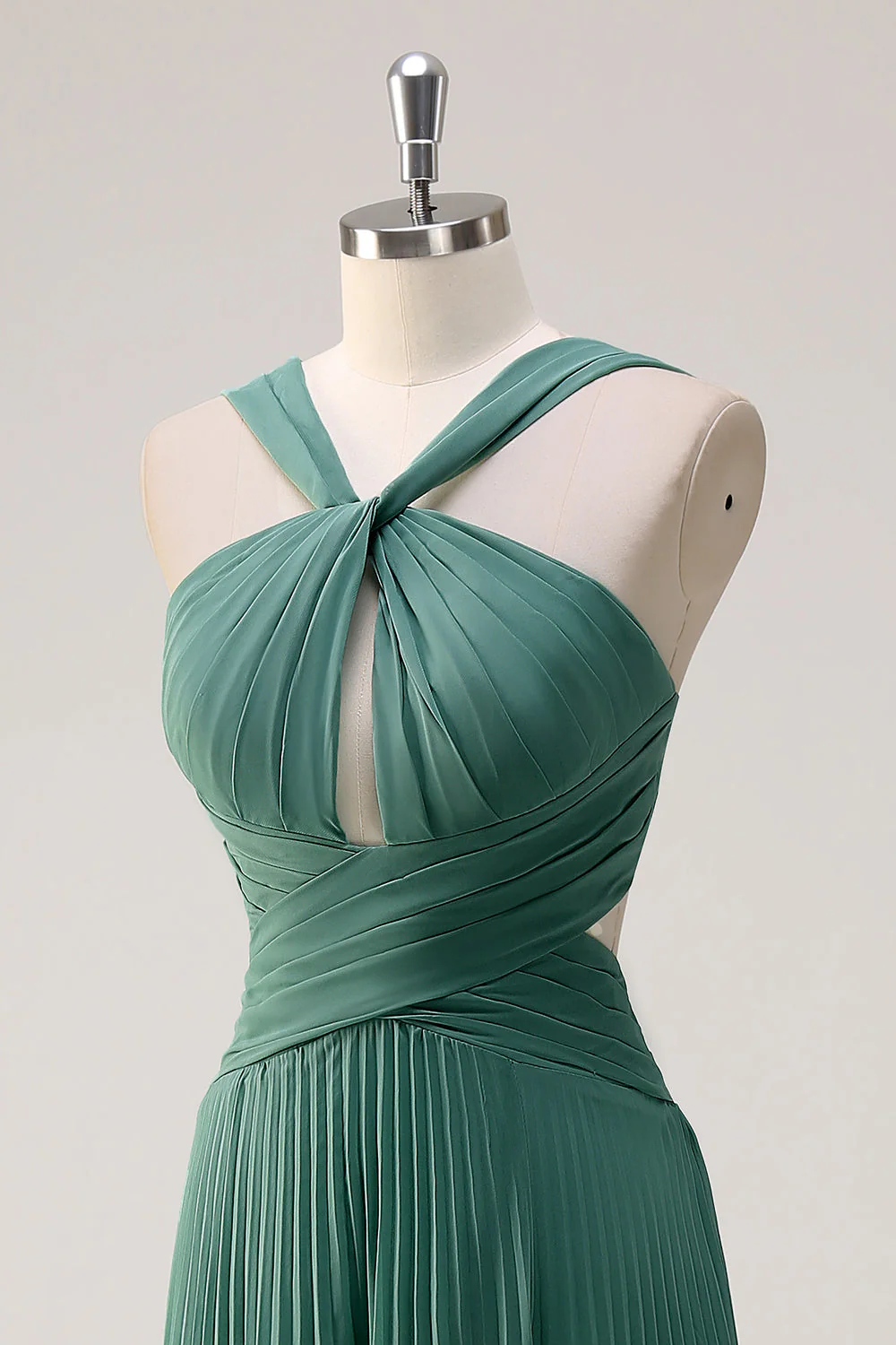 Eucalyptus Une Ligne Dos Nu Col Mousseline Plissé Longue Robe de demoiselle d’honneur - Image 6