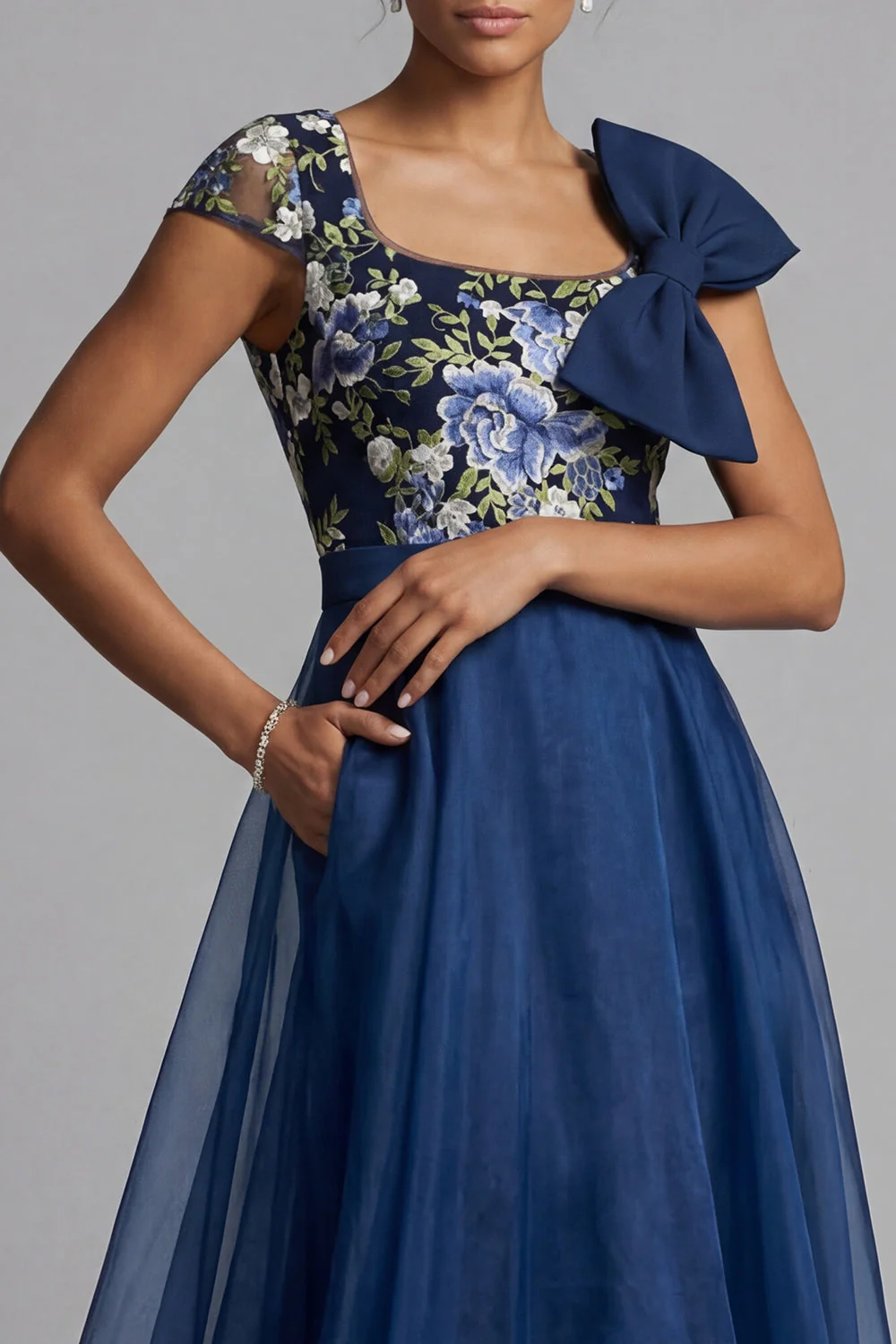 Fleur marine A Line Chiffon à col carré longue robe mère de la mariée avec un nœud - Image 4