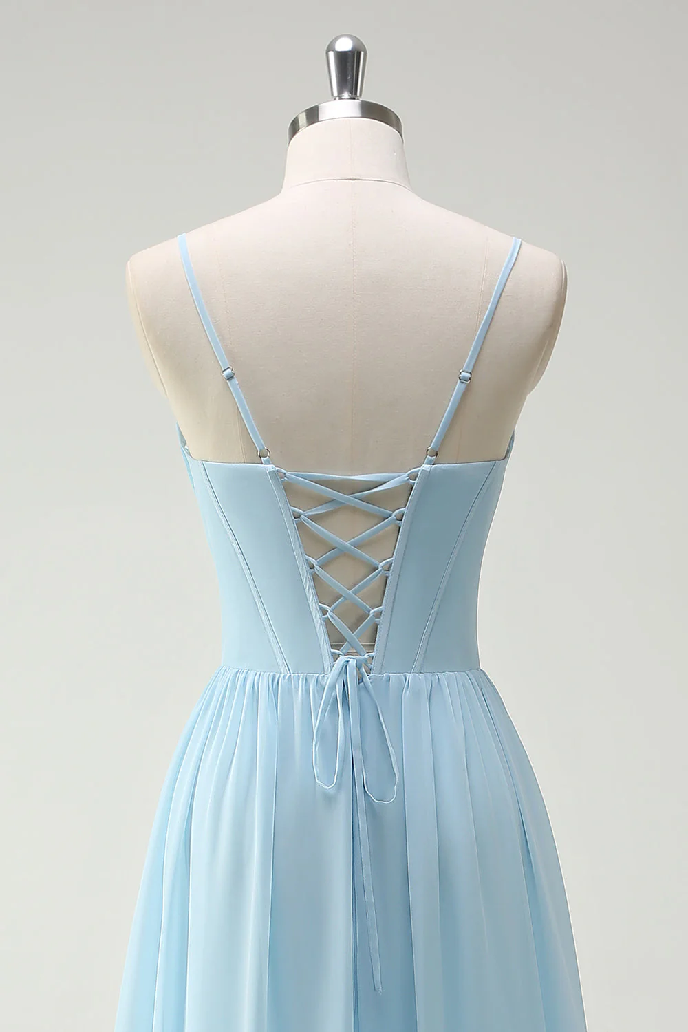 Robe de demoiselle d'honneur longue à bretelles spaghetti et imprimé floral vert avec fente - Image 11