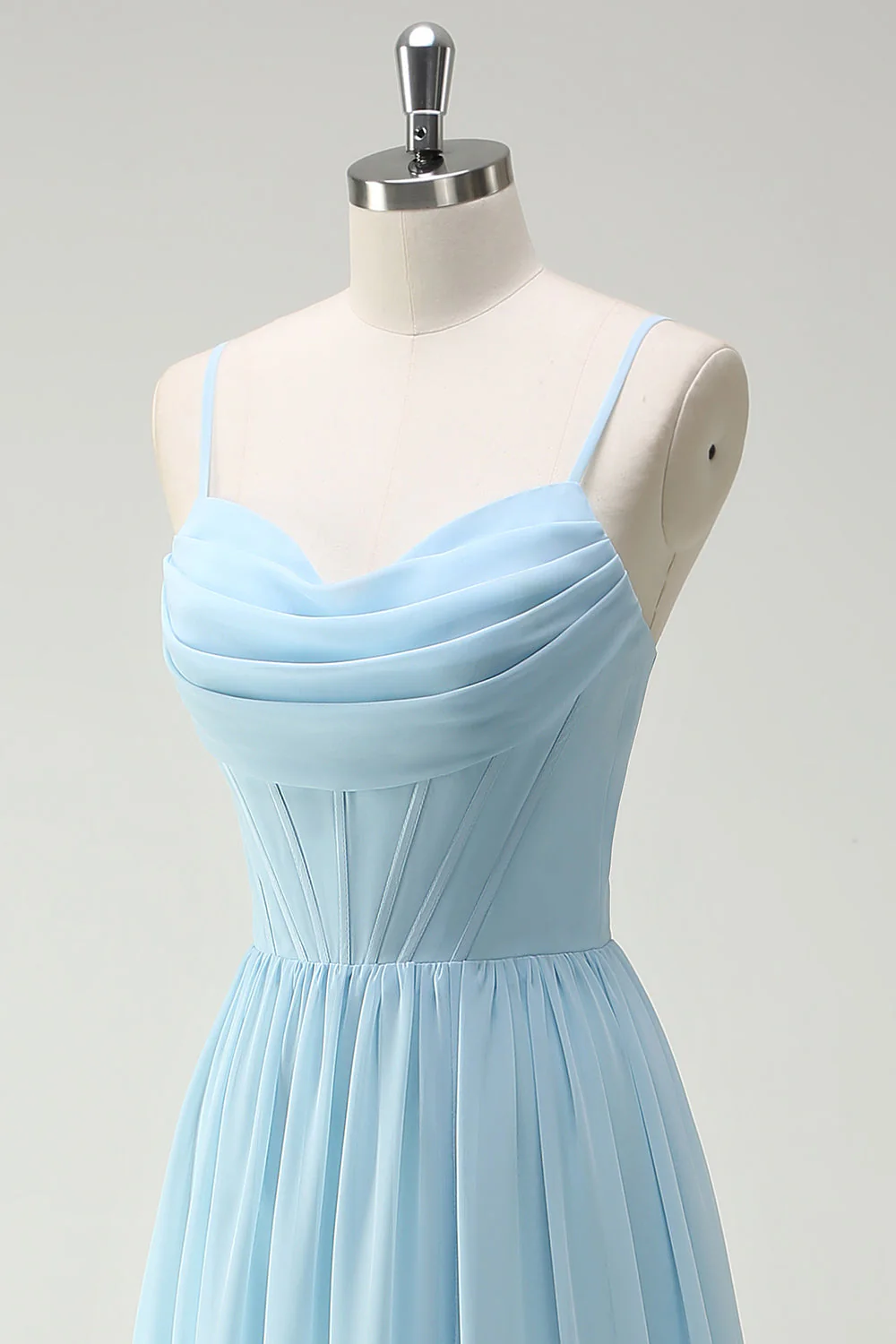 Robe de demoiselle d'honneur longue à bretelles spaghetti et imprimé floral vert avec fente - Image 12