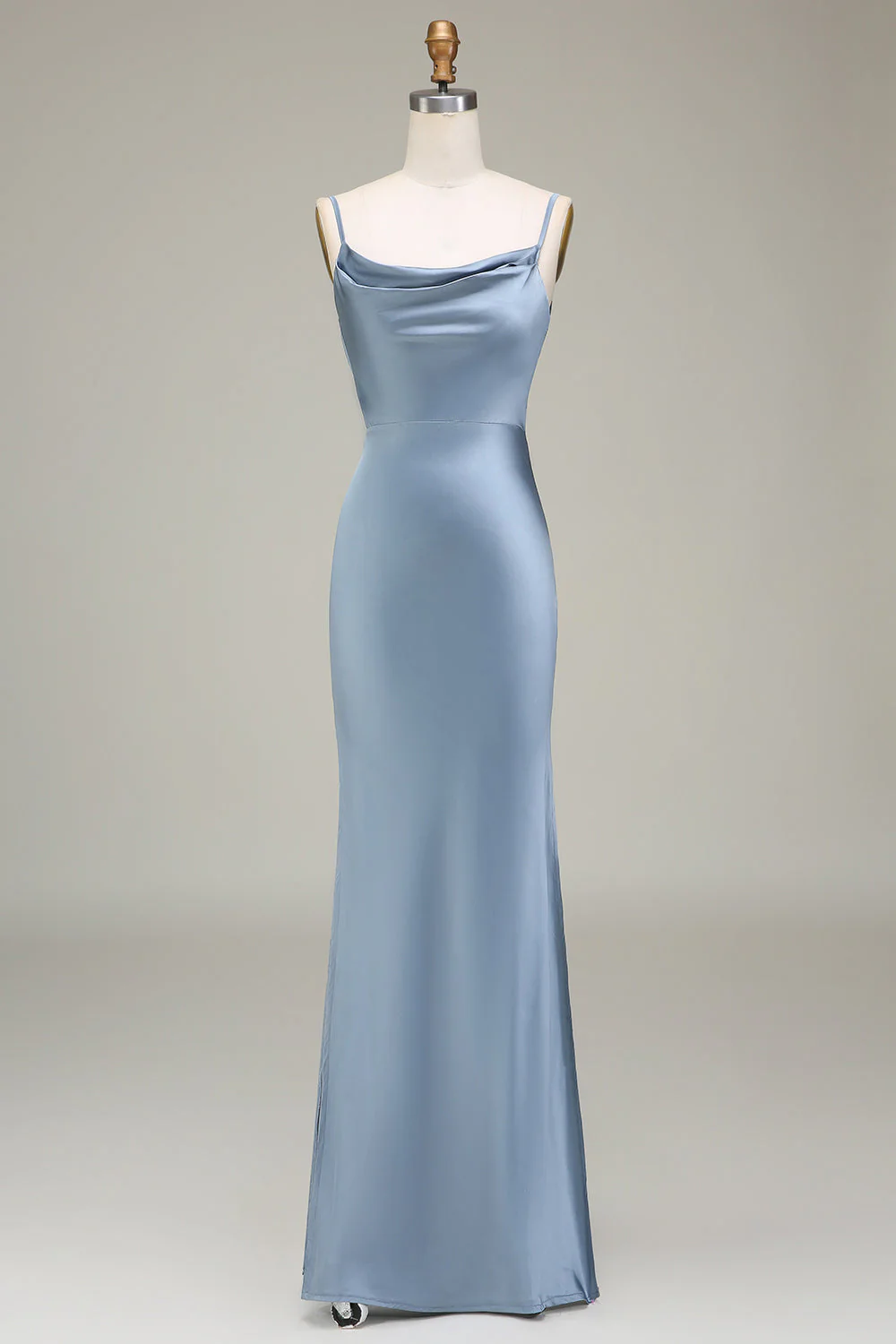 Robe de demoiselle d'honneur longue en satin bleu poudré à bretelles spaghetti