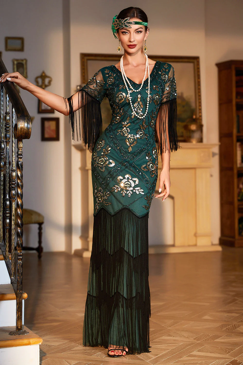 Robe flapper noire des années 20 longue à col V avec paillettes et franges - Image 23