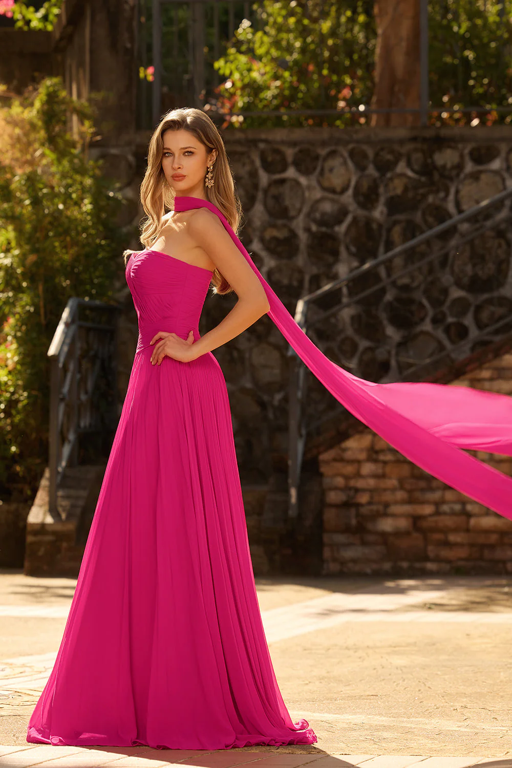 Fuchsia A Ligne Ligne Anneau en tulle plissé et robe longue de bal avec serpentin - Image 3