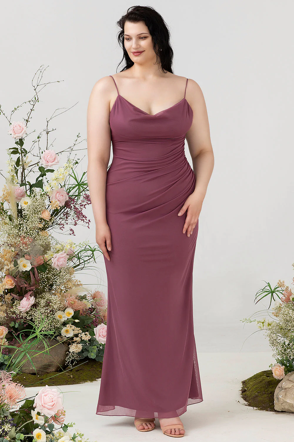 Gaine Spaghetti Straps Desert Rose Plus Taille Bridesmaid Robe avec dos ouvert - Image 8