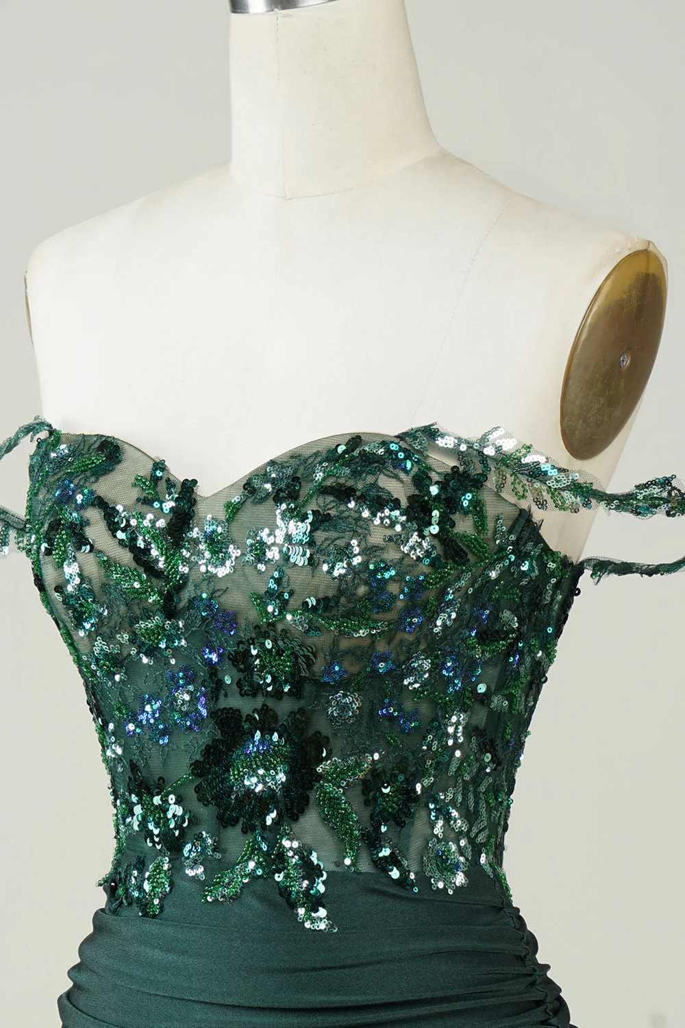 Gaine unique de l’épaule Robe courte vert foncé avec appliques - Image 5