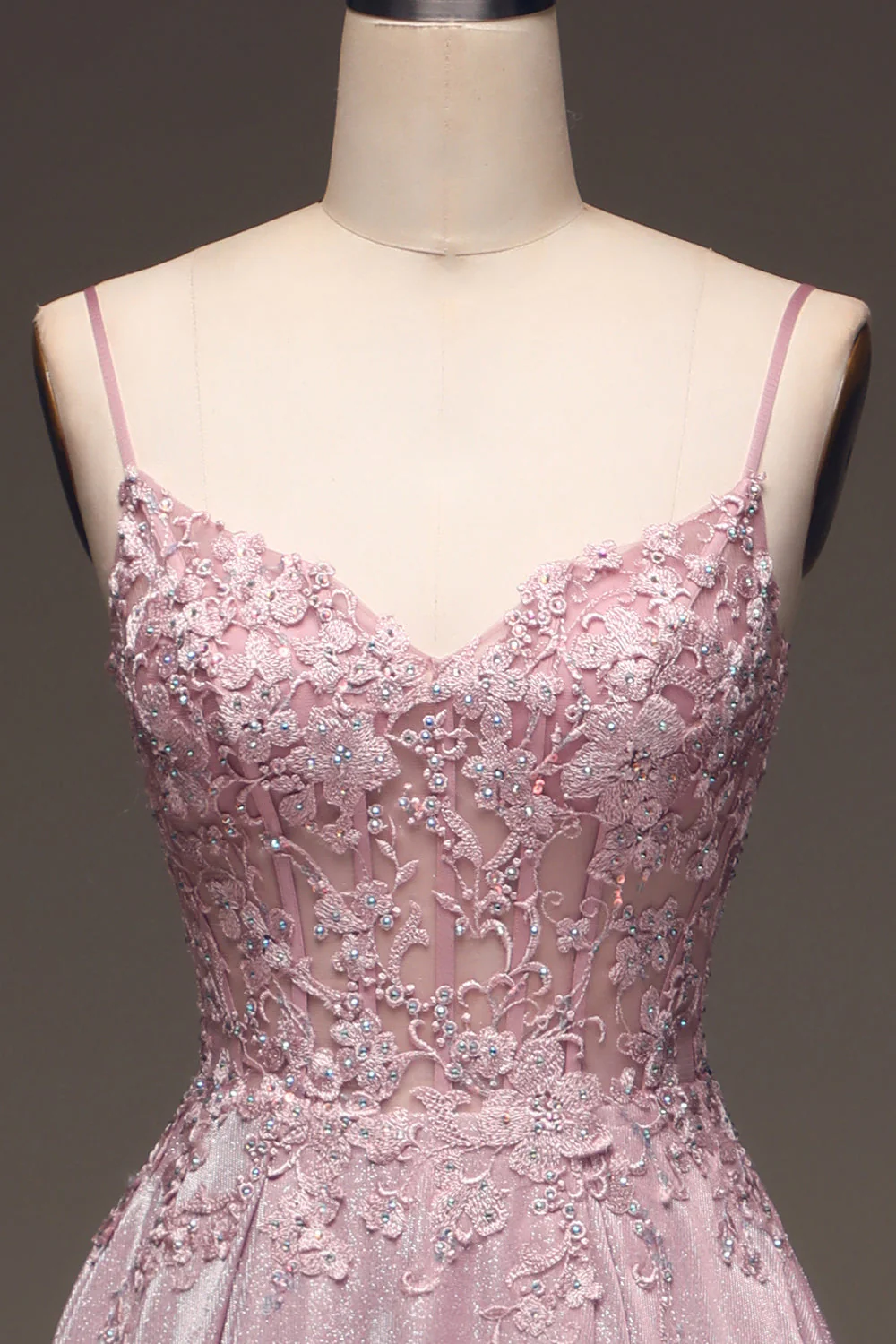 Robe de soirée blush à bretelles fines pailletée avec perles - Image 6