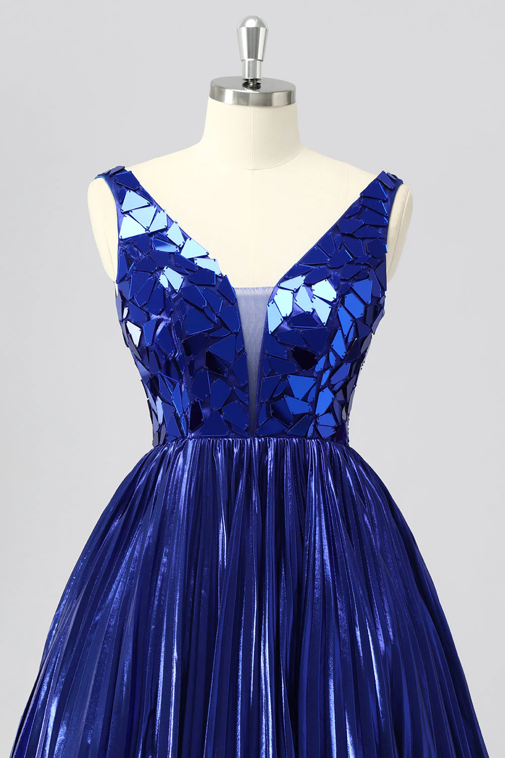 Robe de cocktail courte métallisée dorée effet miroir - Image 10