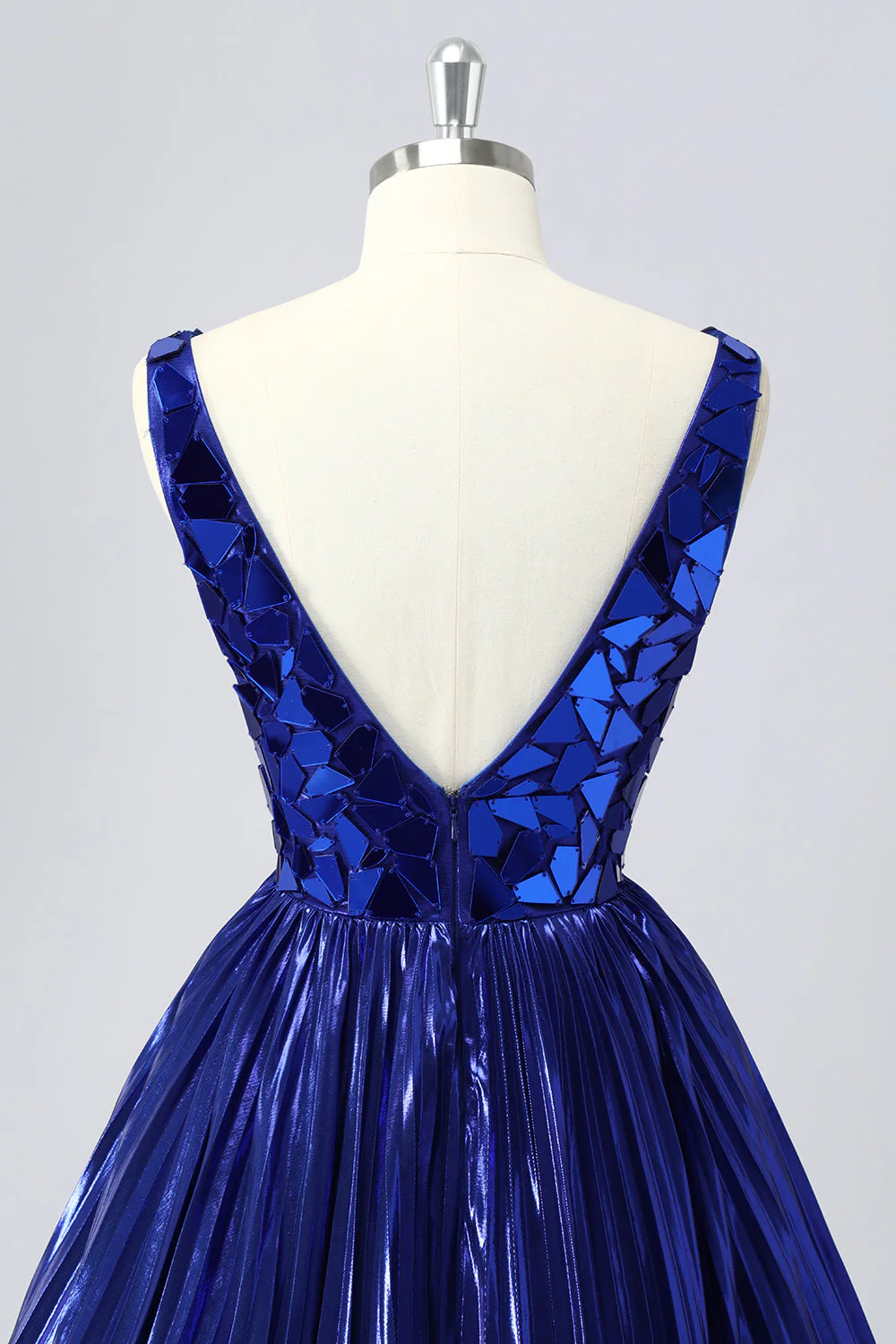Robe de cocktail courte métallisée dorée effet miroir - Image 11
