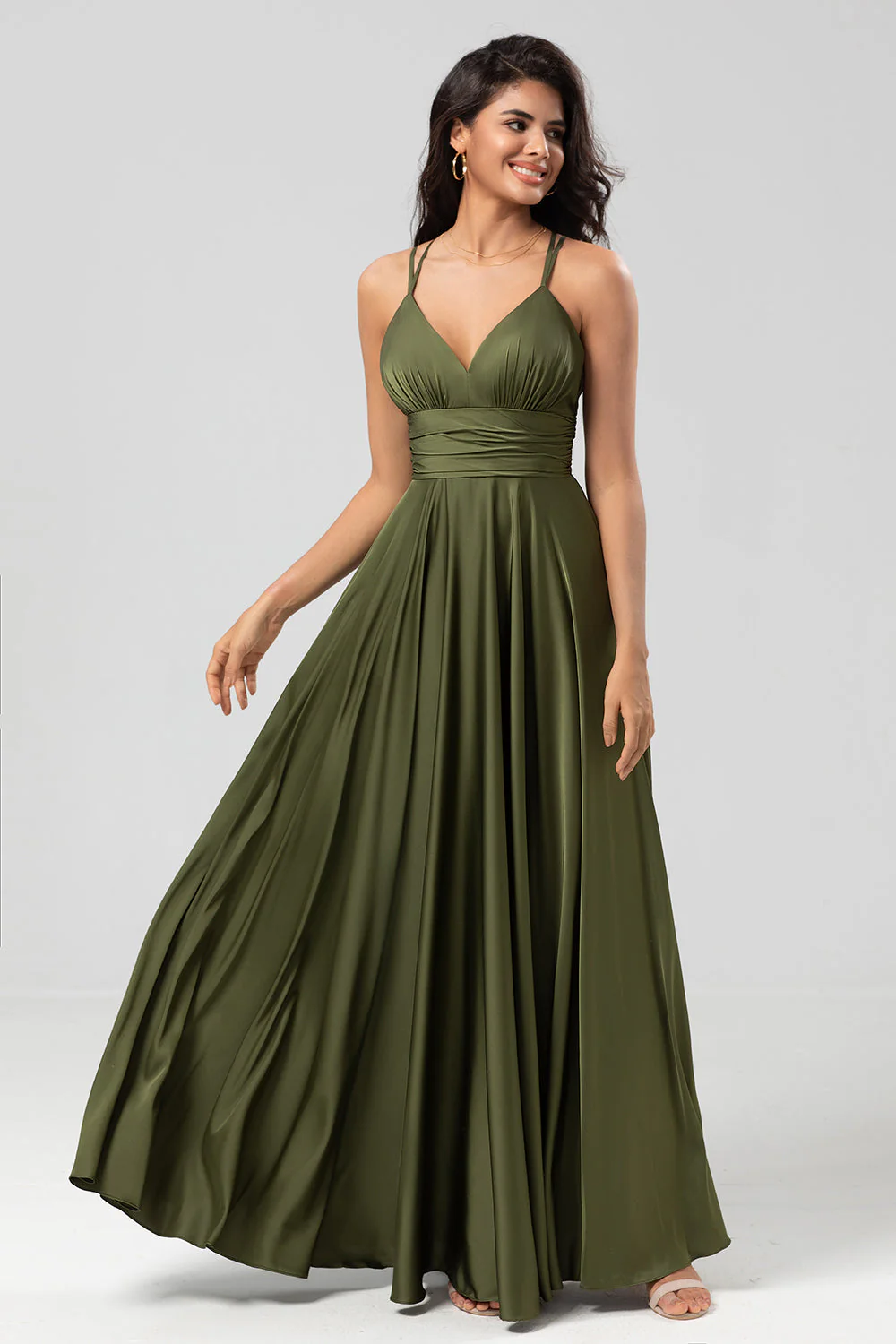 Robe de demoiselle d'honneur longue olive à bretelles spaghetti et ligne A avec volants - Image 7