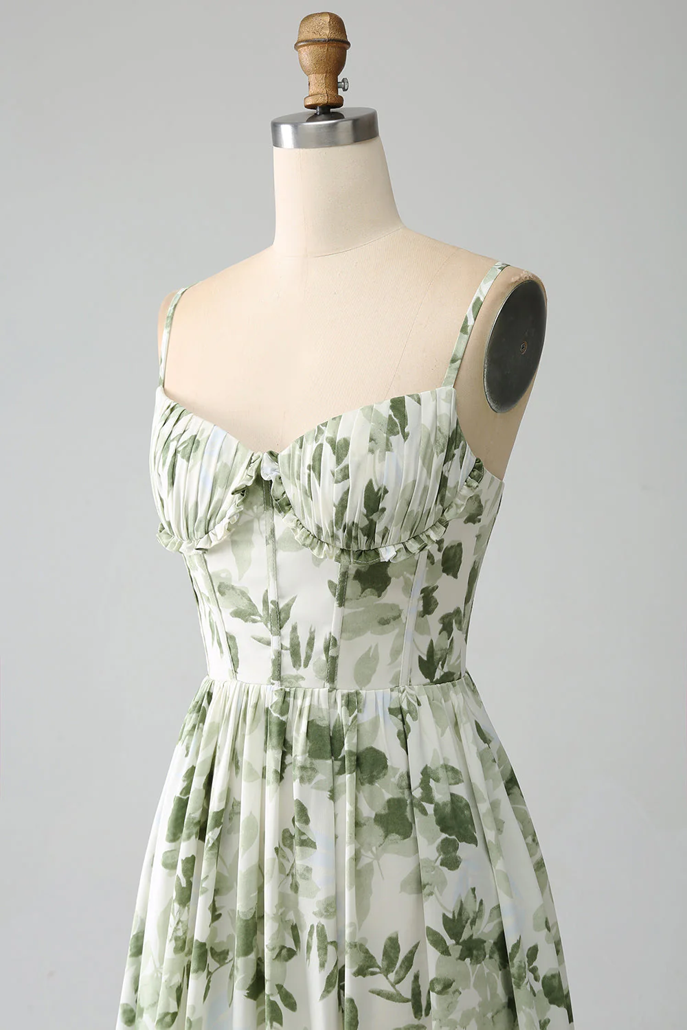 Robe de Soirée longue plissée verte à bretelles spaghetti imprimée avec fente - Image 6