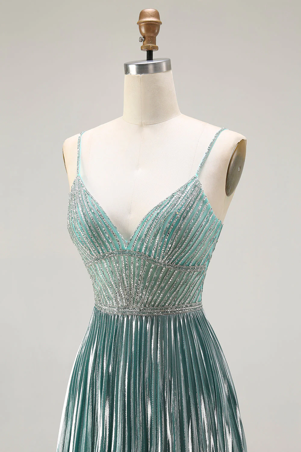 Gris métallisé vert Une ligne plissée perlée longue Robe De Soirée avec fente - Image 6