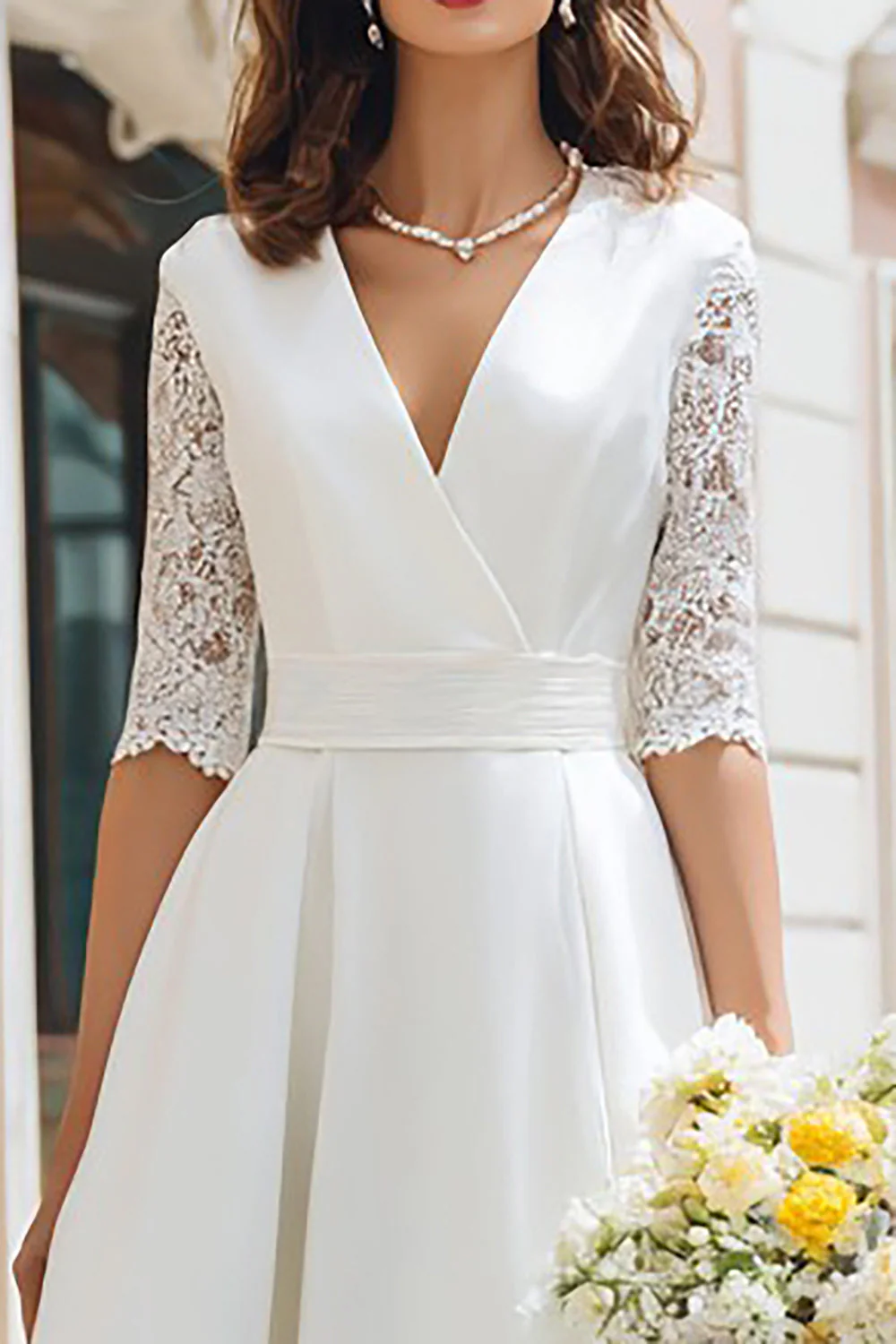 Robe de fiançailles ivoire longueur thé col V ligne A en dentelle - Image 3