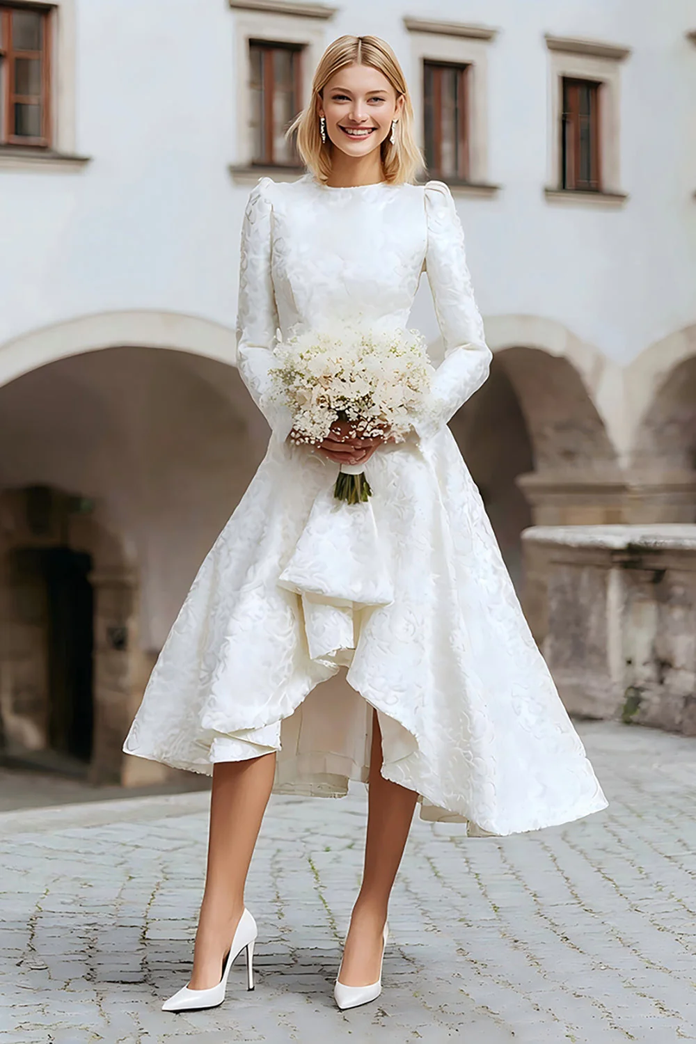 Ivoire col rond jacquard une ligne robe de mariée au palais de justice