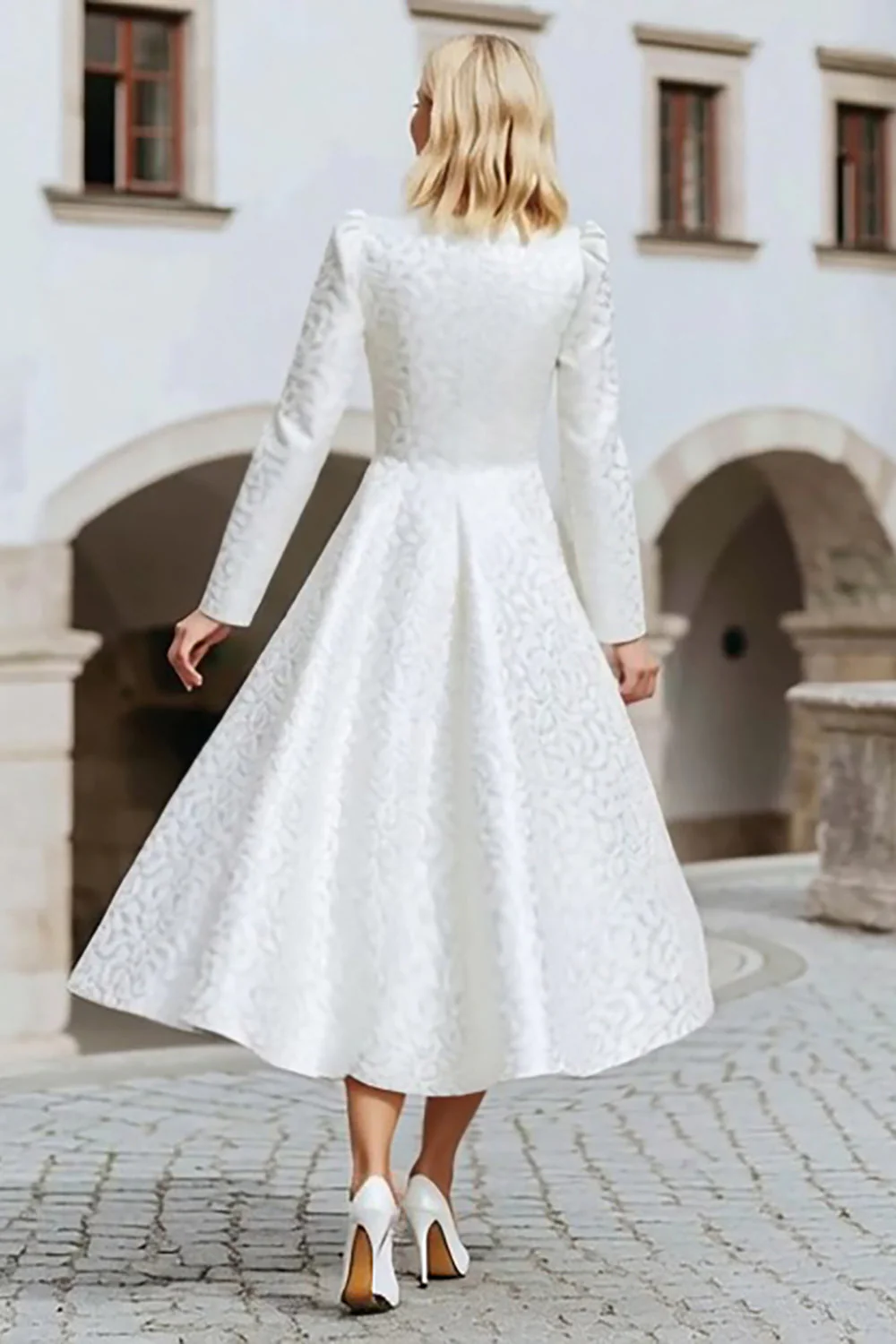 Ivoire col rond jacquard une ligne robe de mariée au palais de justice - Image 2