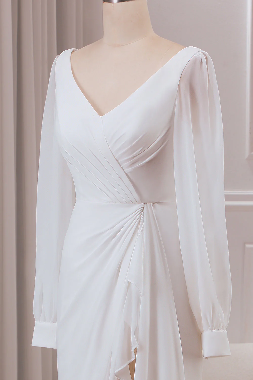 Ivoire Col V Manches longues A-ligne Robe de mariée en mousseline de soie - Image 6