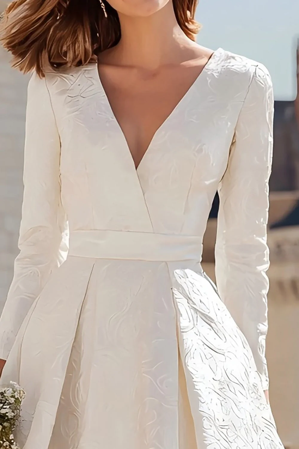 Robe de cérémonie d'état civil midi ivoire col V ligne A - Image 3