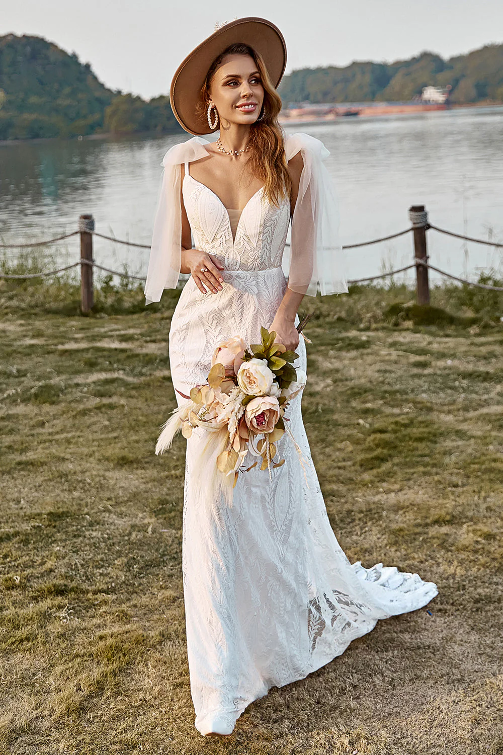 Ivory Mermaid Dentelle Sweep Train Boho Robe de mariée avec nœuds papillon - Image 4