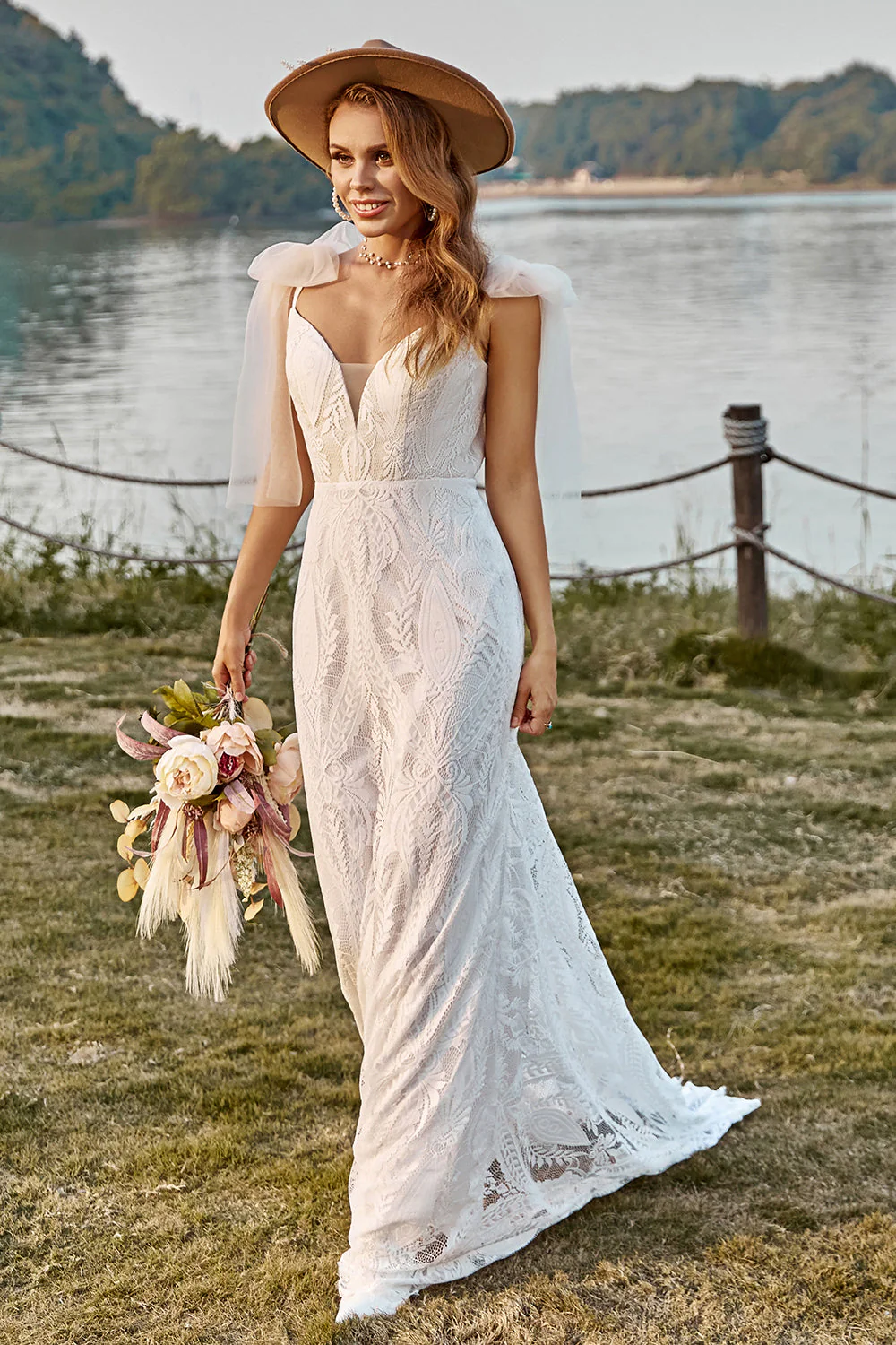 Ivory Mermaid Dentelle Sweep Train Boho Robe de mariée avec nœuds papillon - Image 6