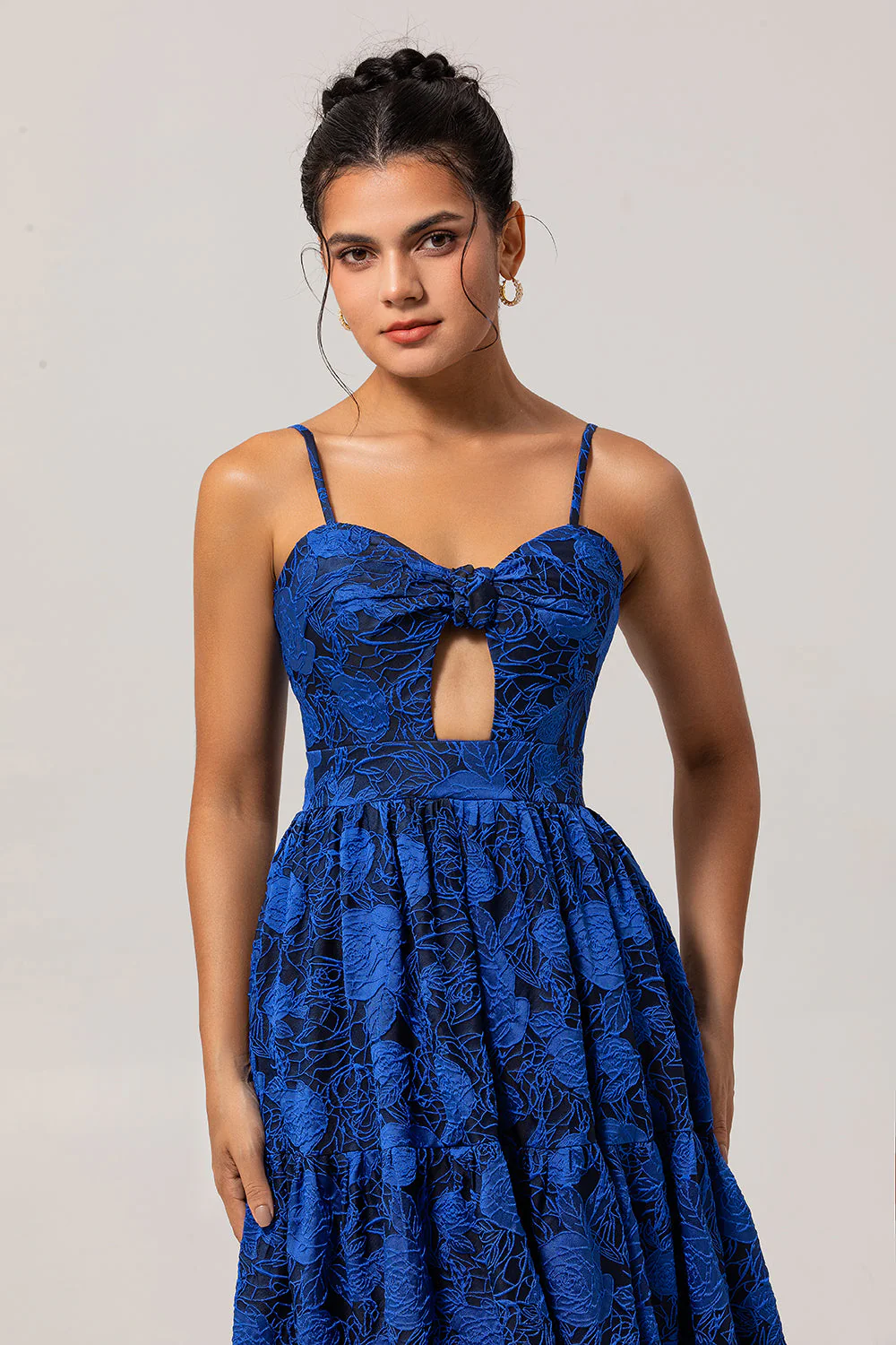 Robe De Soirée bleu foncé jacquard coupe trapèze à fines bretelles et découpes - Image 4