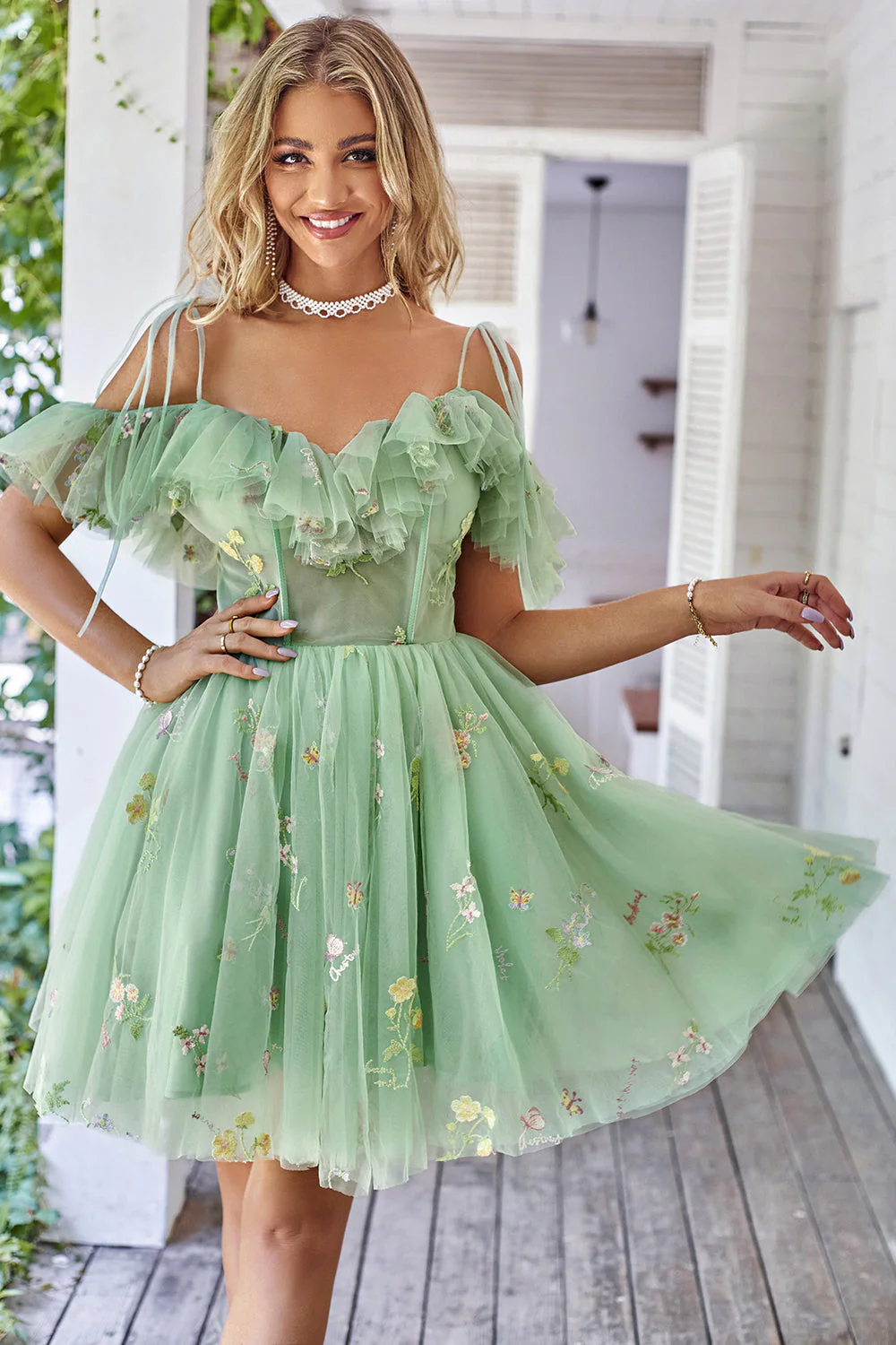 Lavande Hors de l'épaule Ruffles Tulle Cocktail Robe avec broderie - Image 11