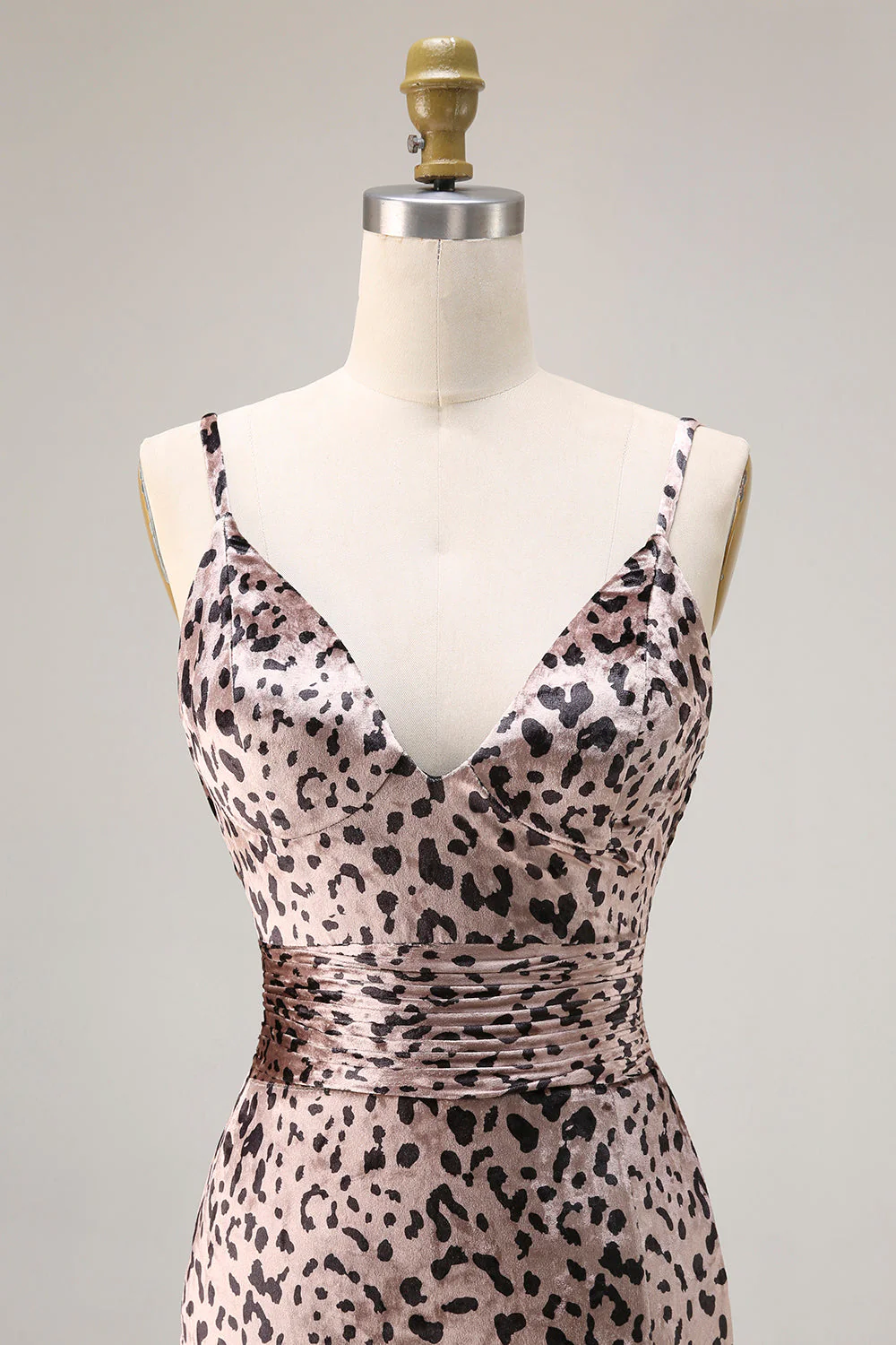 Longue robe de bal à bretelles fines léopard doré sirène avec fente - Image 4