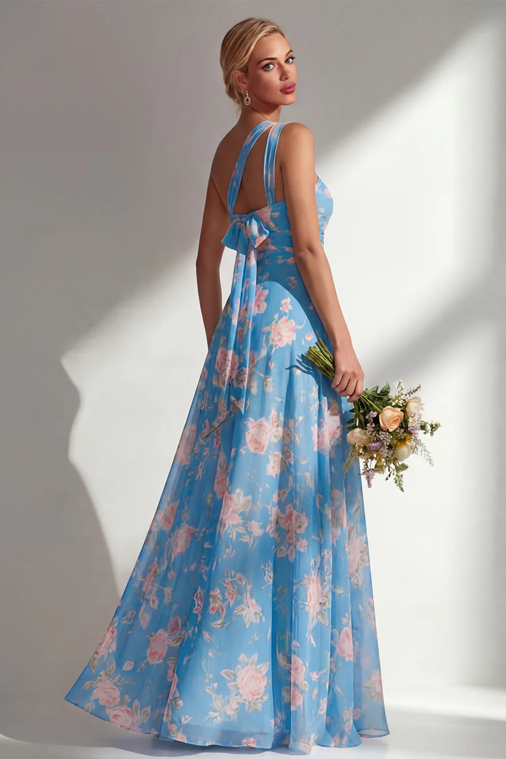 Longue robe de demoiselle d’honneur à motif motif d’une épaule et fleur rose en chiffon - Image 14