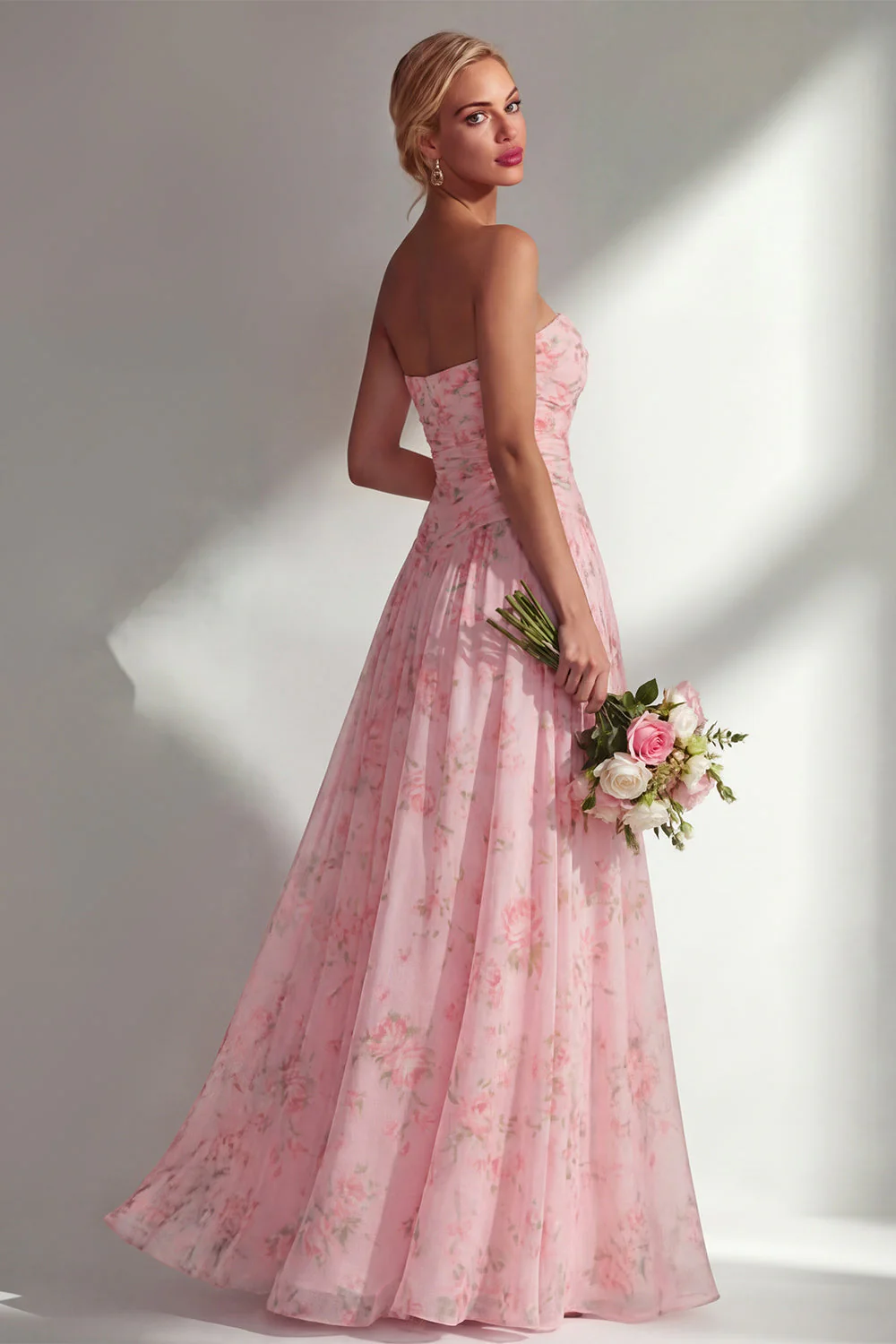 Longue robe de demoiselle d’honneur à motif motif d’une épaule et fleur rose en chiffon - Image 24