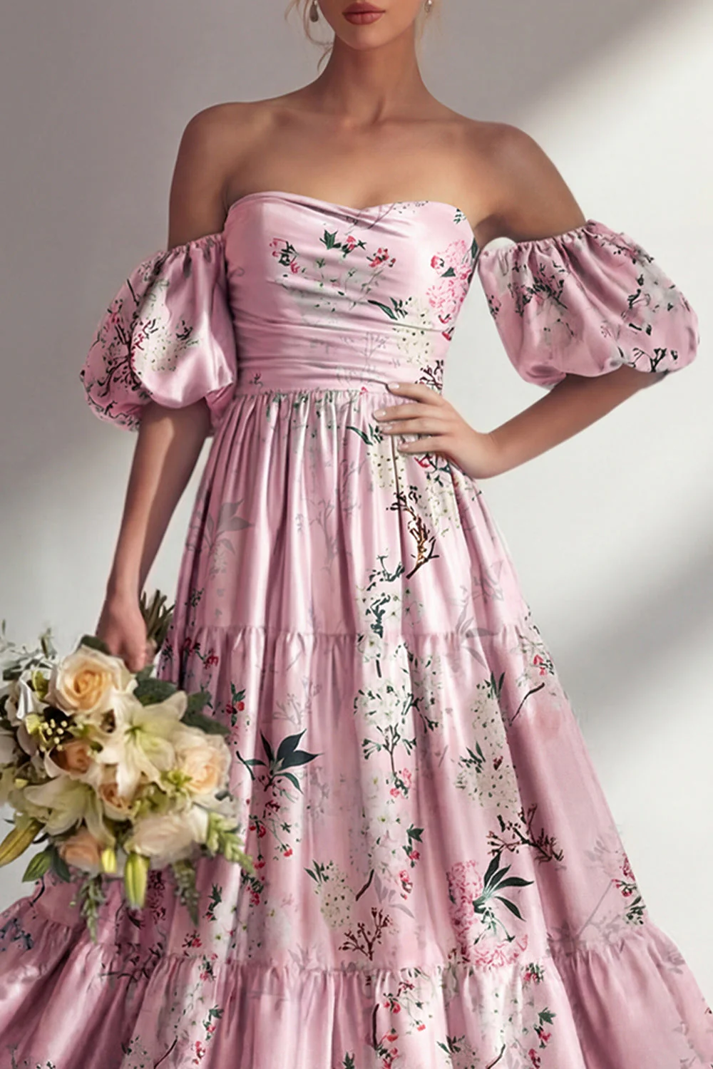 Longue robe de demoiselle d’honneur rose rose, bustier sans bretelles, avec manches bouffantes - Image 3