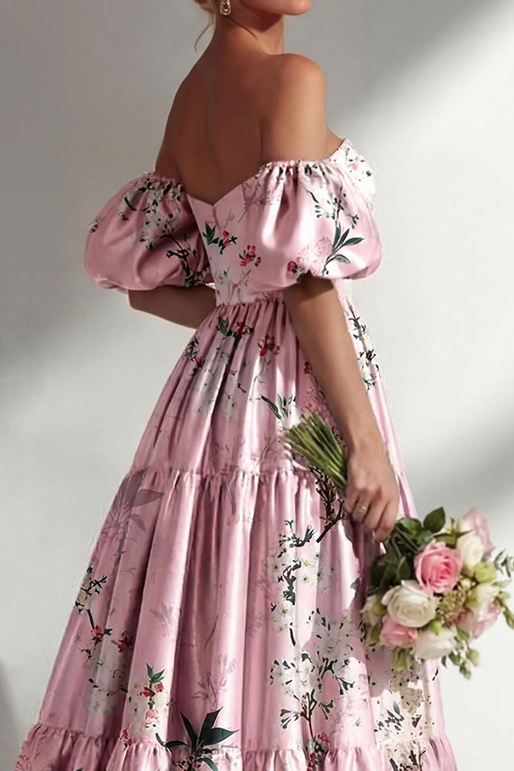 Longue robe de demoiselle d’honneur rose rose, bustier sans bretelles, avec manches bouffantes - Image 4