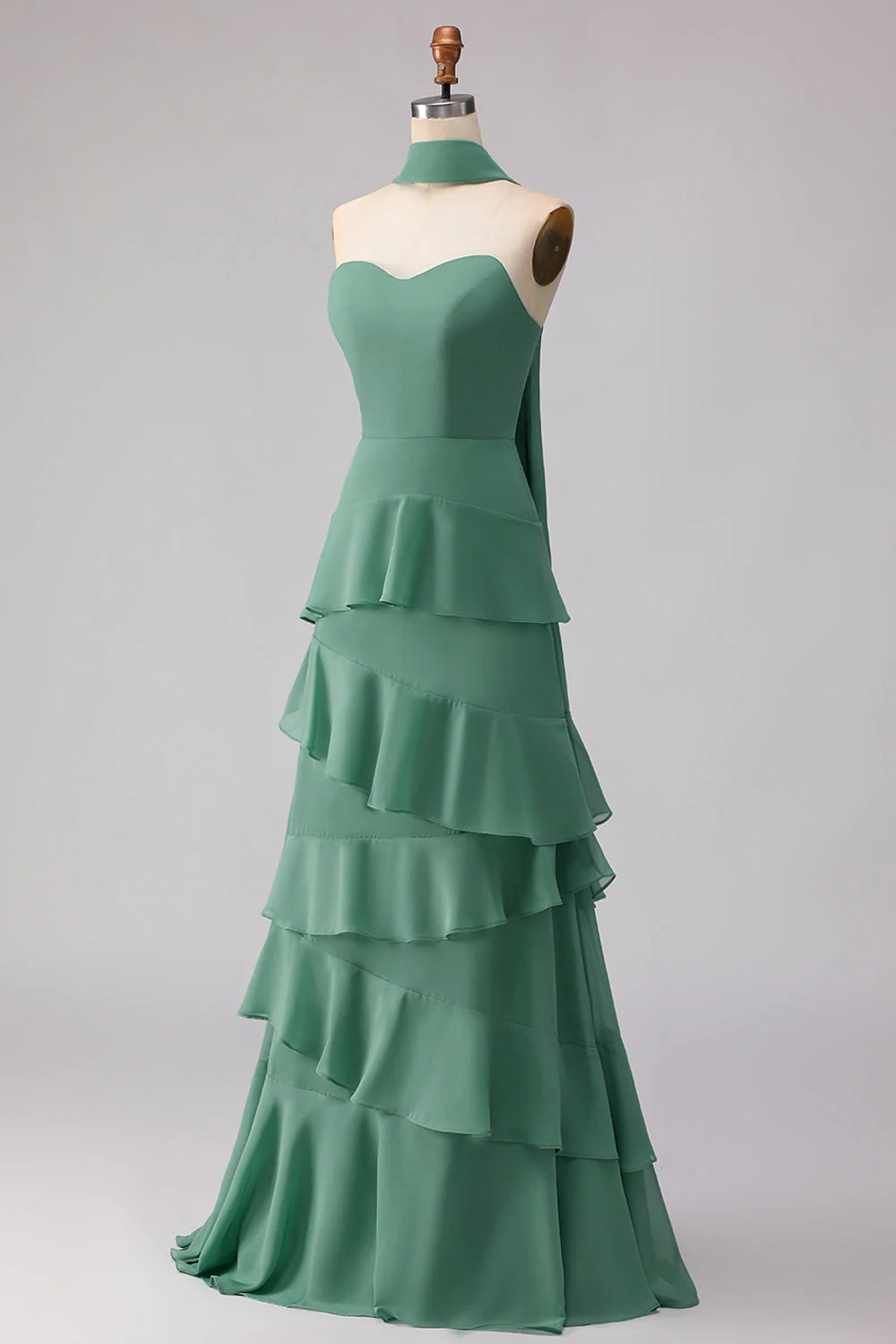 Longue robe de demoiselle d’honneur verte à volants avec un foulard - Image 3