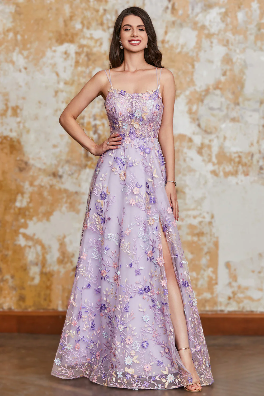 Magnifique A Line Spaghetti Bretelles Violet Clair Longue Robe De soirée Avec Appliques