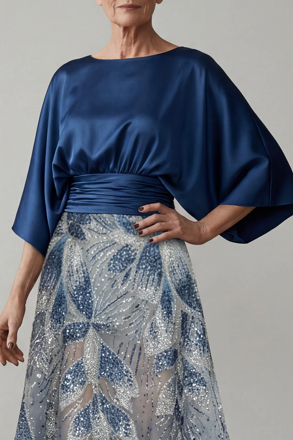Manches 3/4 en sequins bleu marine Une robe de la mère de la mariée - Image 3