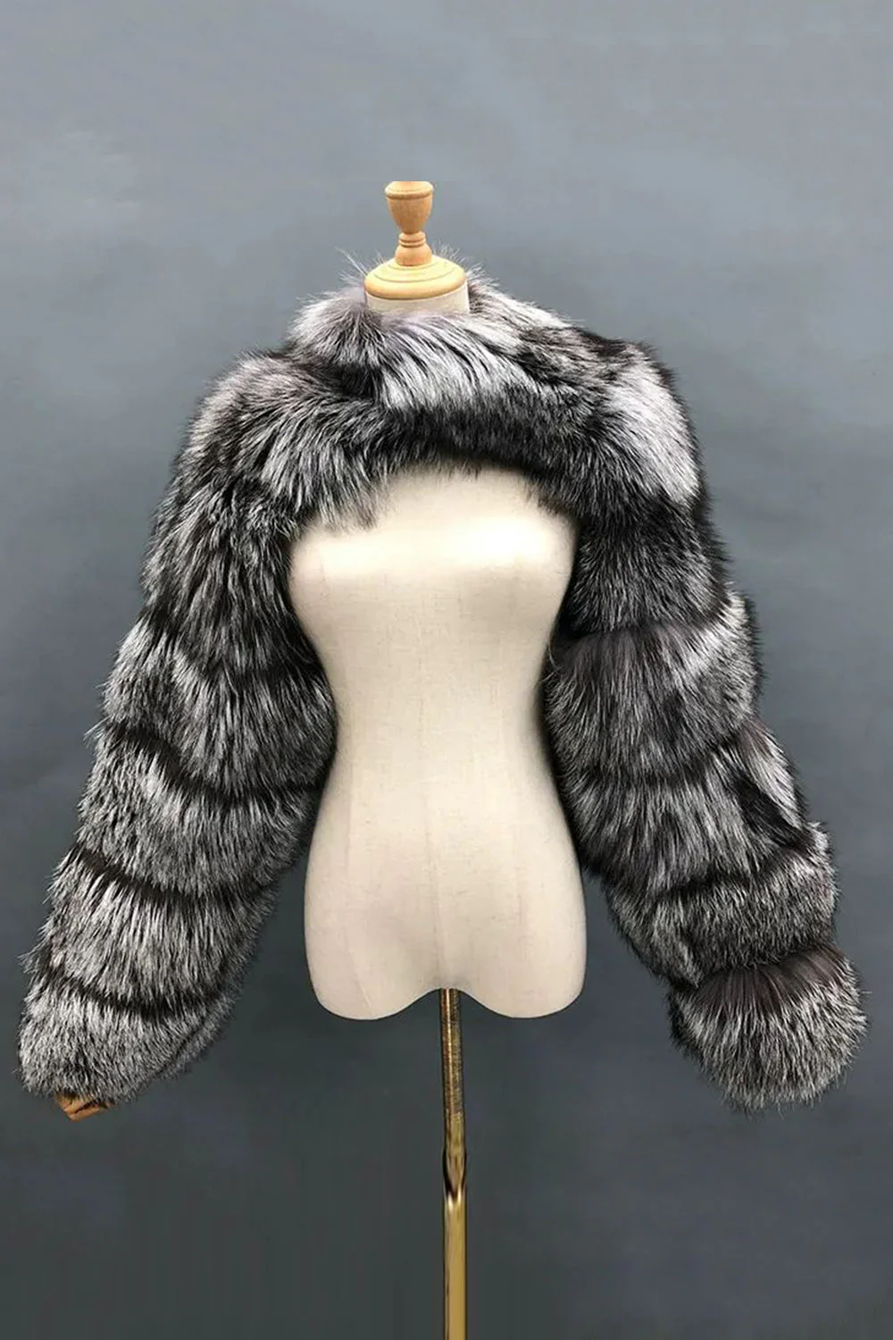Manteau d’hiver en fausse fourrure de renard gris acier