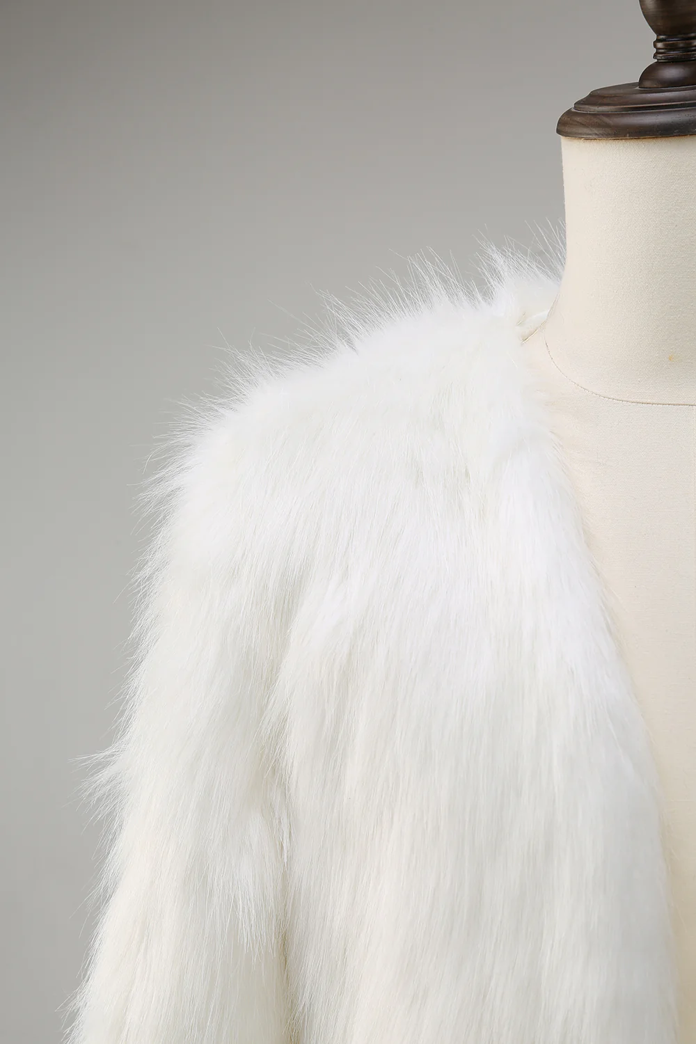 Manteau pour homme en fausse fourrure moelleuse blanche à manches longues - Image 7